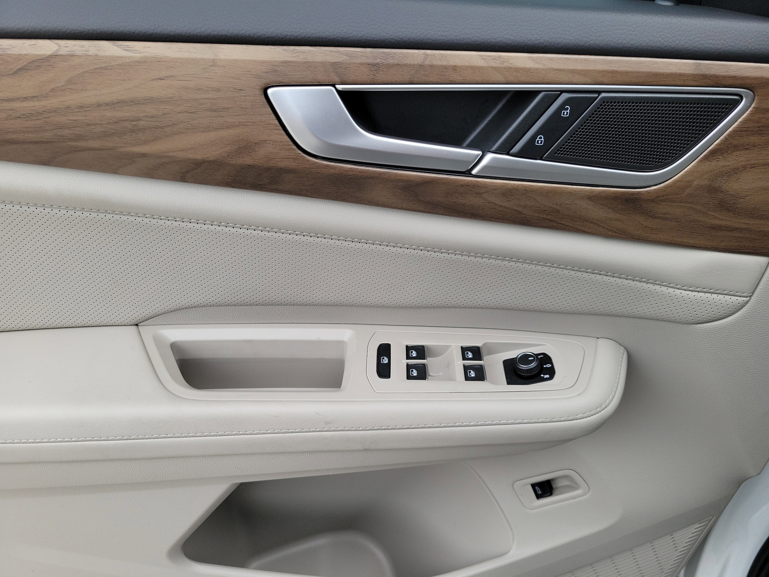 2026 Volkswagen Atlas SE w/Tech - Photo 18