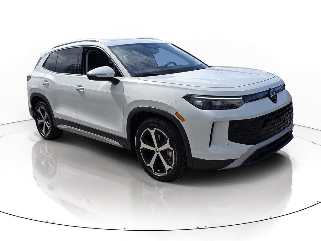New 2026 Volkswagen Tiguan SE SUV