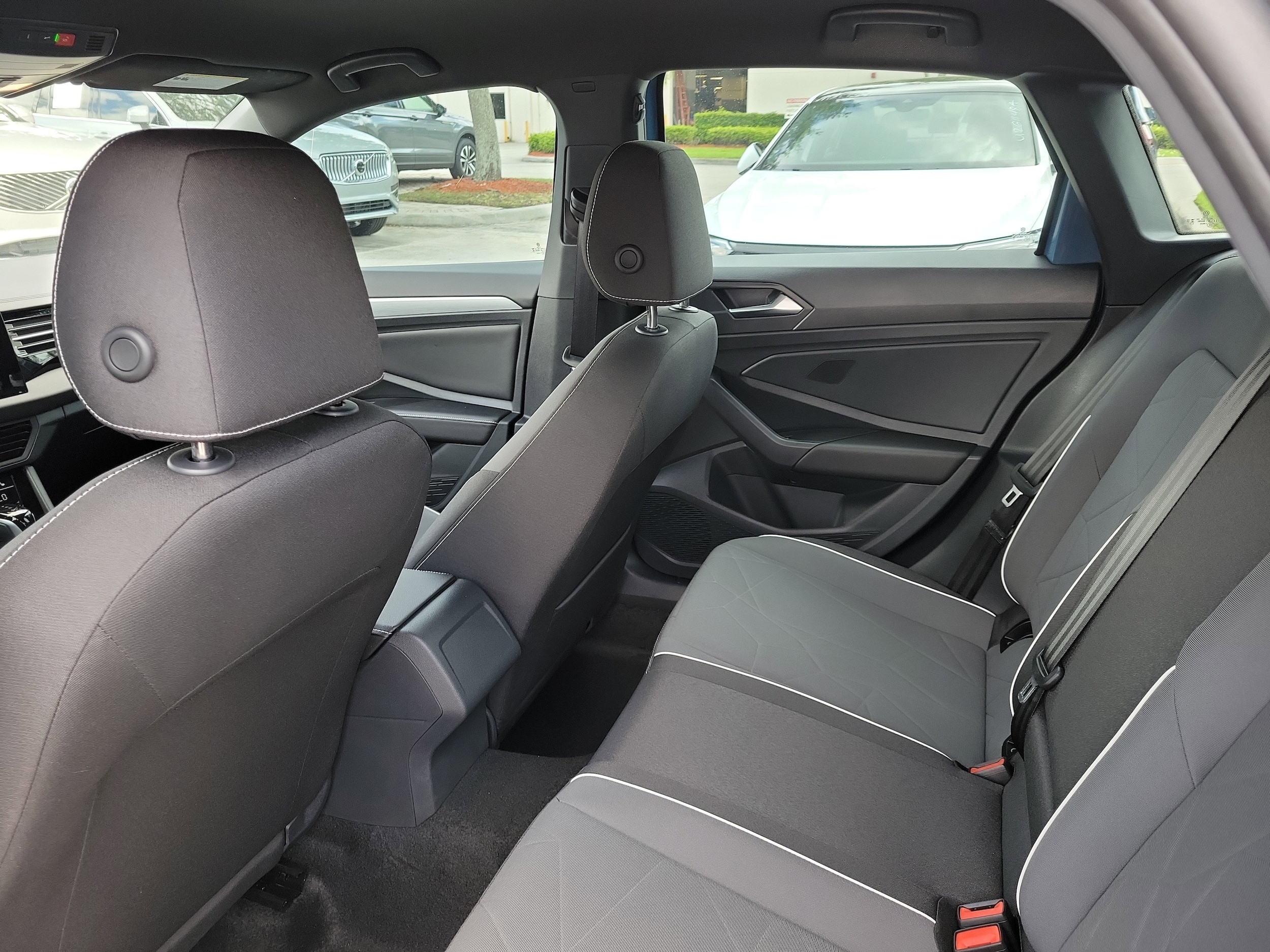 2025 Volkswagen Jetta Sport - Photo 14