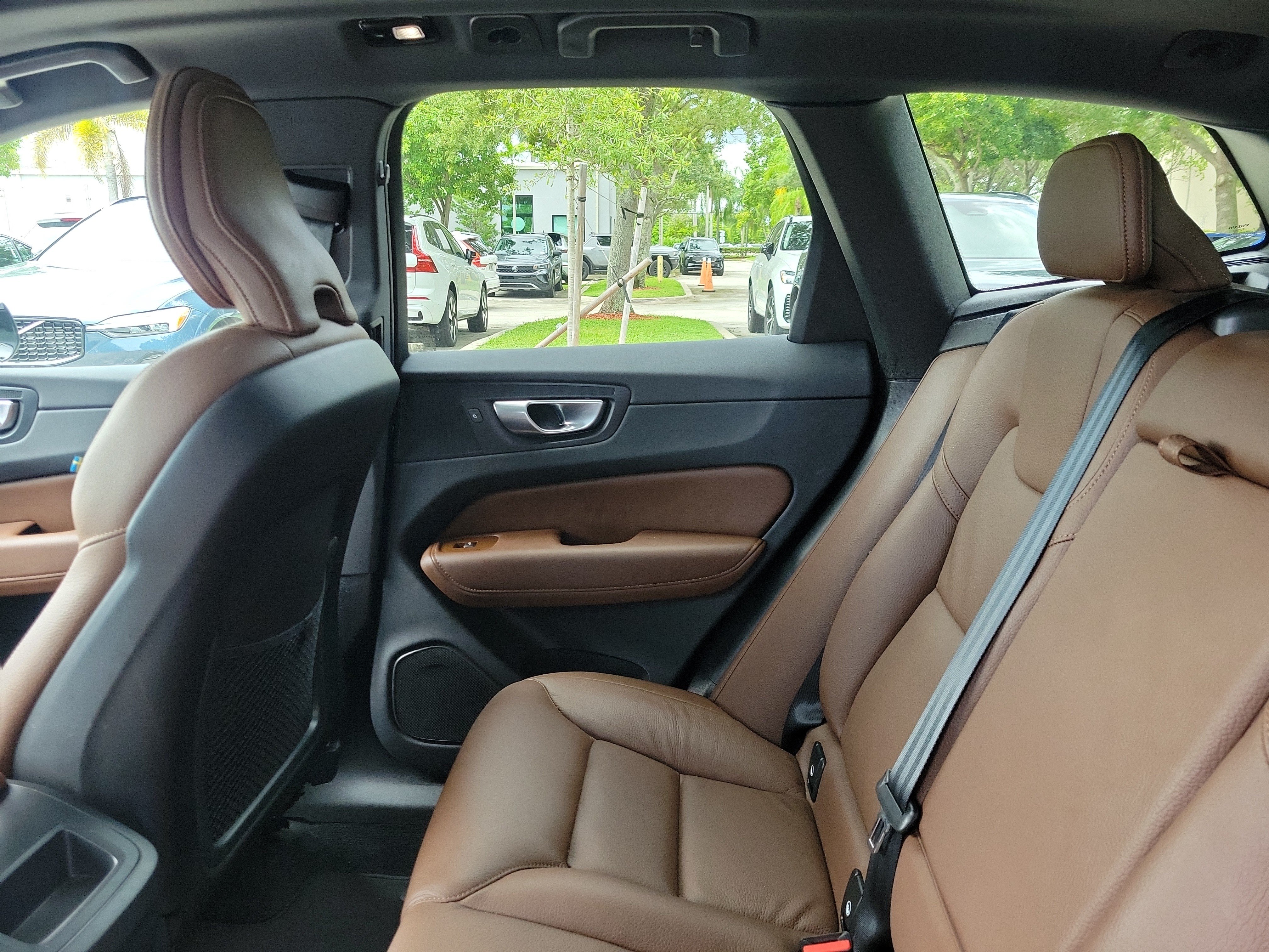 2024 Volvo XC60 Plus - Photo 12
