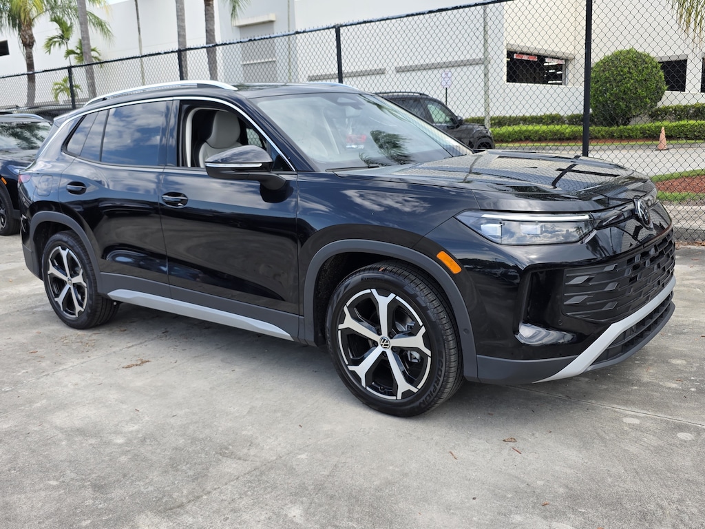 New 2026 Volkswagen Tiguan SE SUV