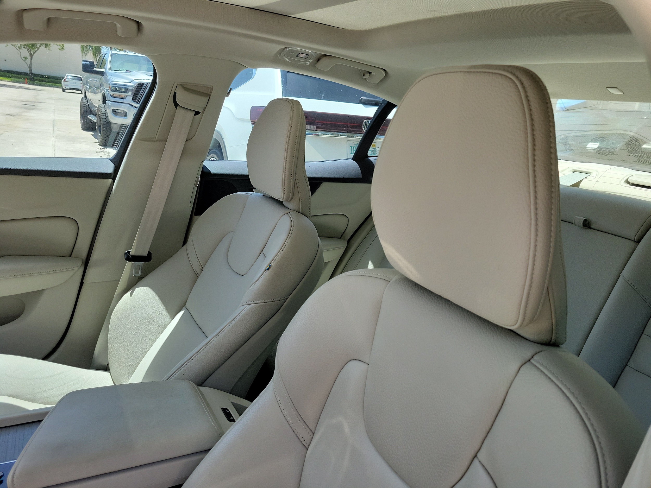 2024 Volvo S60 Plus - Photo 15