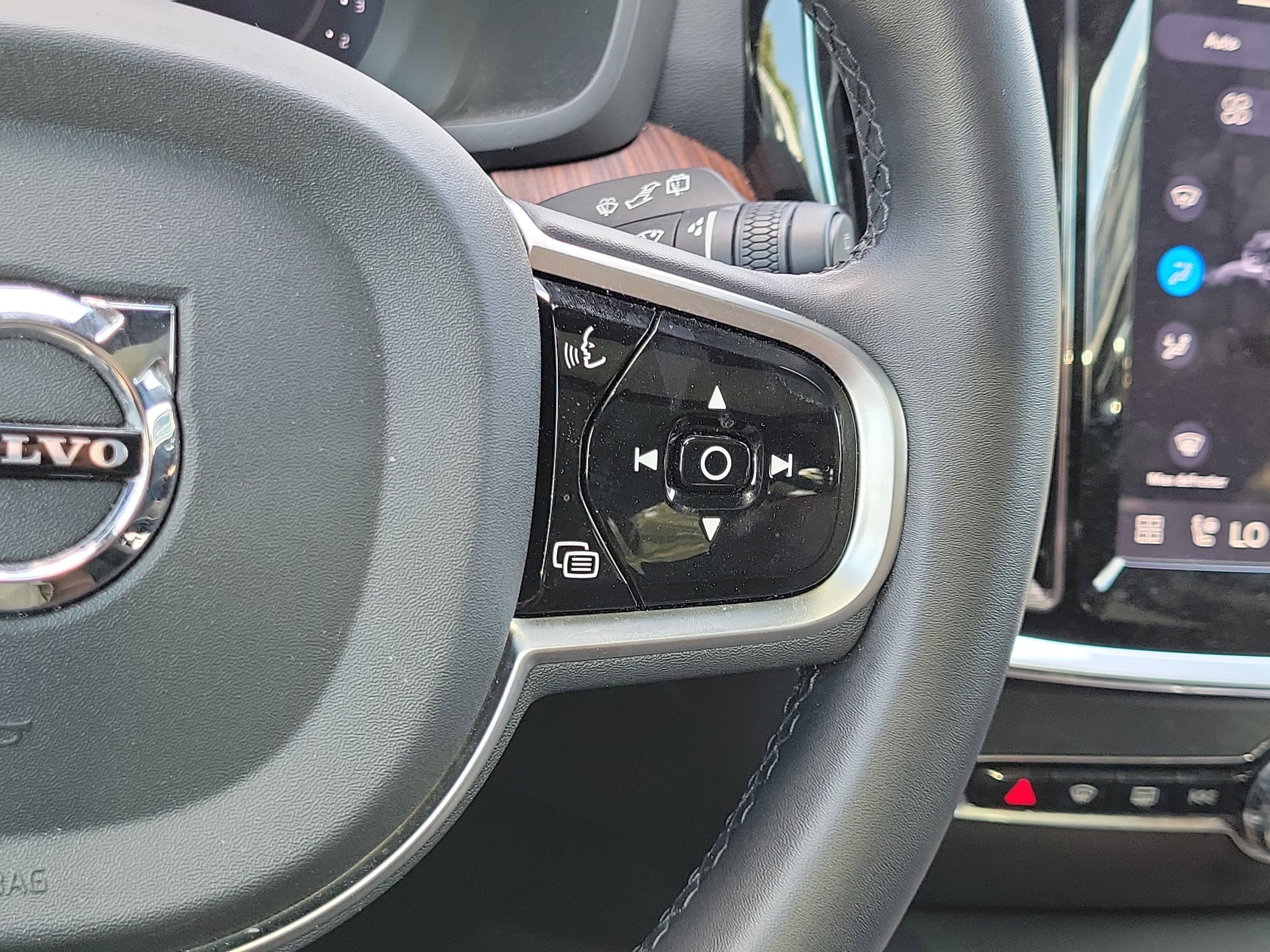 2025 Volvo V60 Cross Country Plus - Photo 23