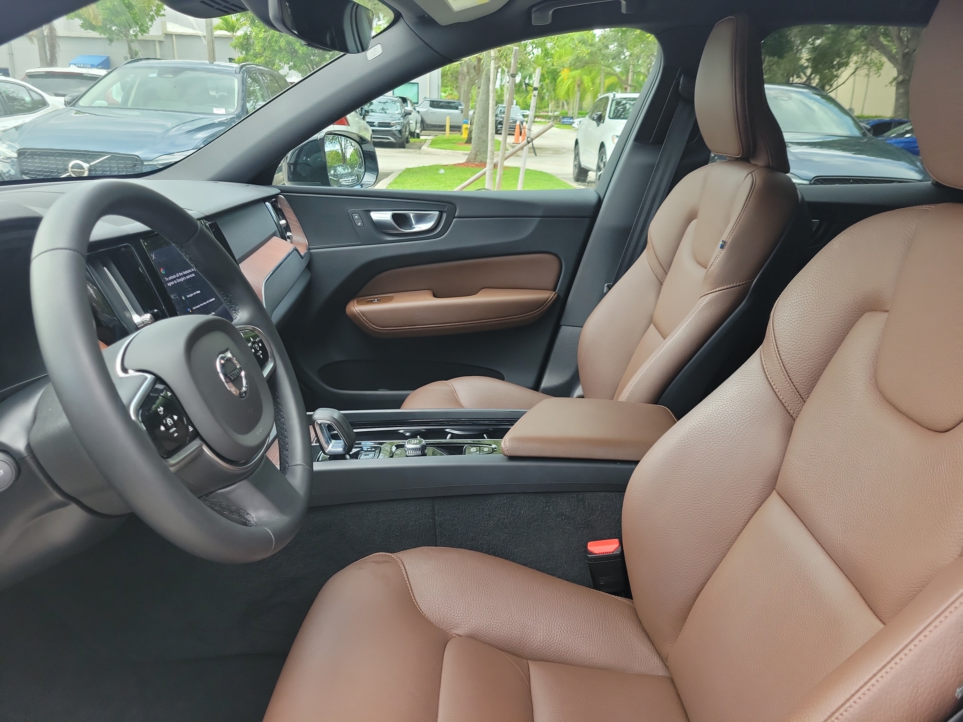 2024 Volvo XC60 Plus - Photo 15