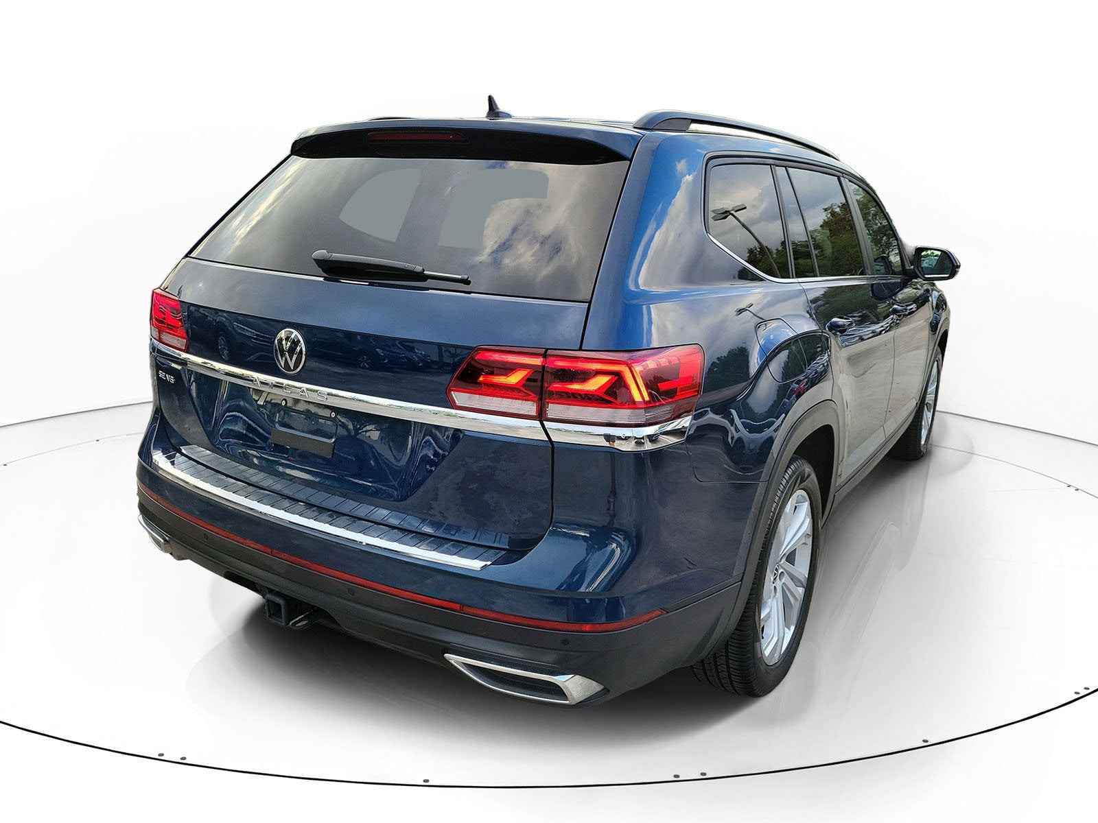 2023 Volkswagen Atlas SE w/Tech - Photo 8