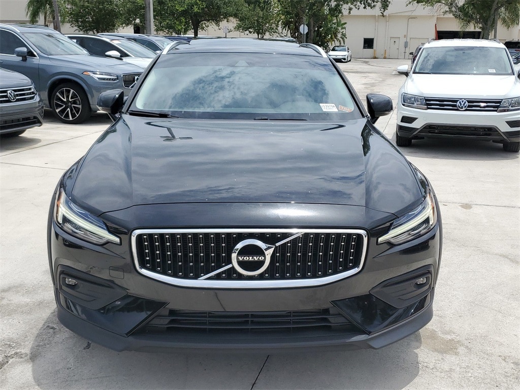 Used 2021 Volvo V60 Cross Country Base with VIN YV4102WK0M1077571 for sale in Coconut Creek, FL