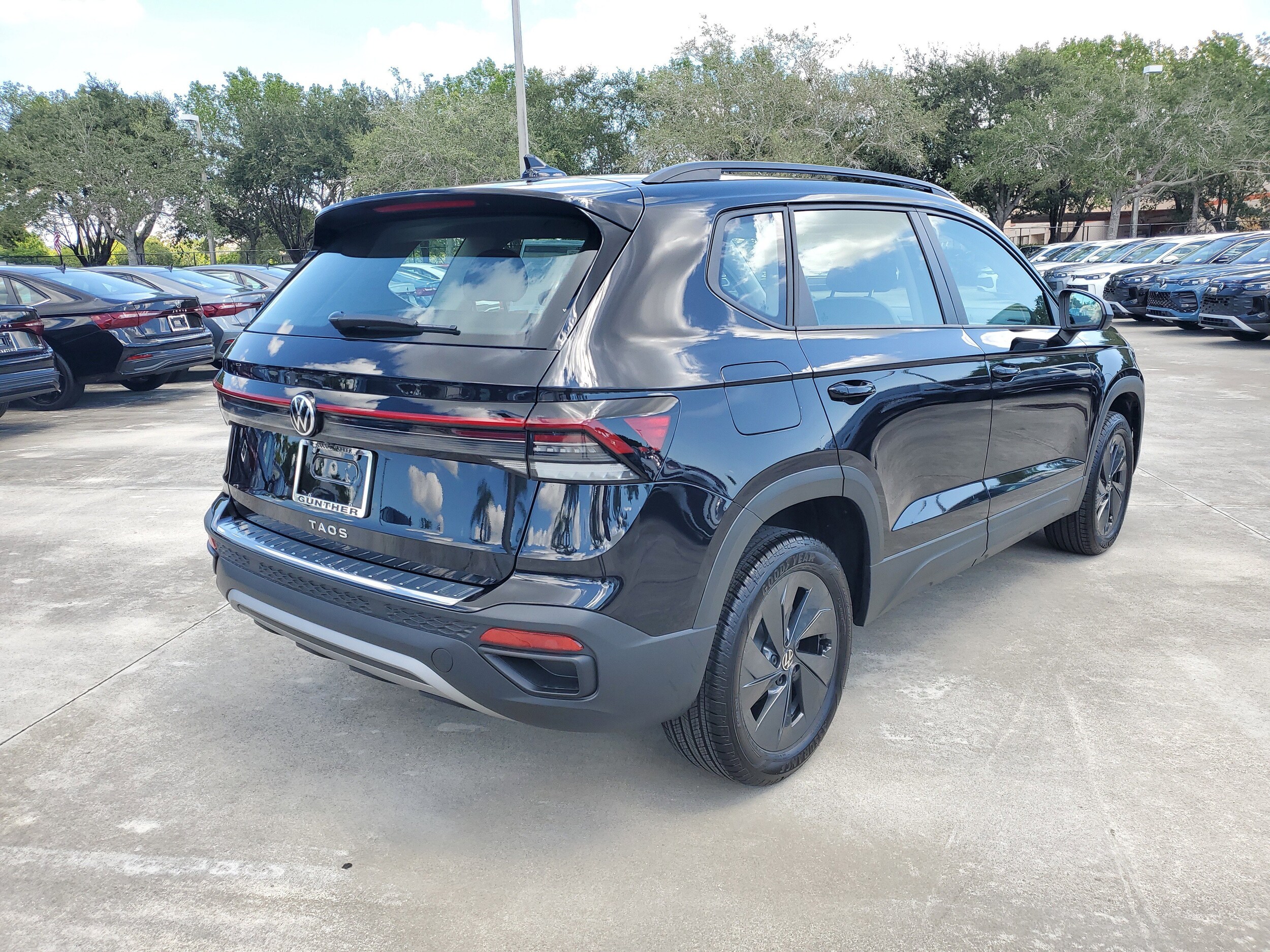 2025 Volkswagen Taos S photo 2