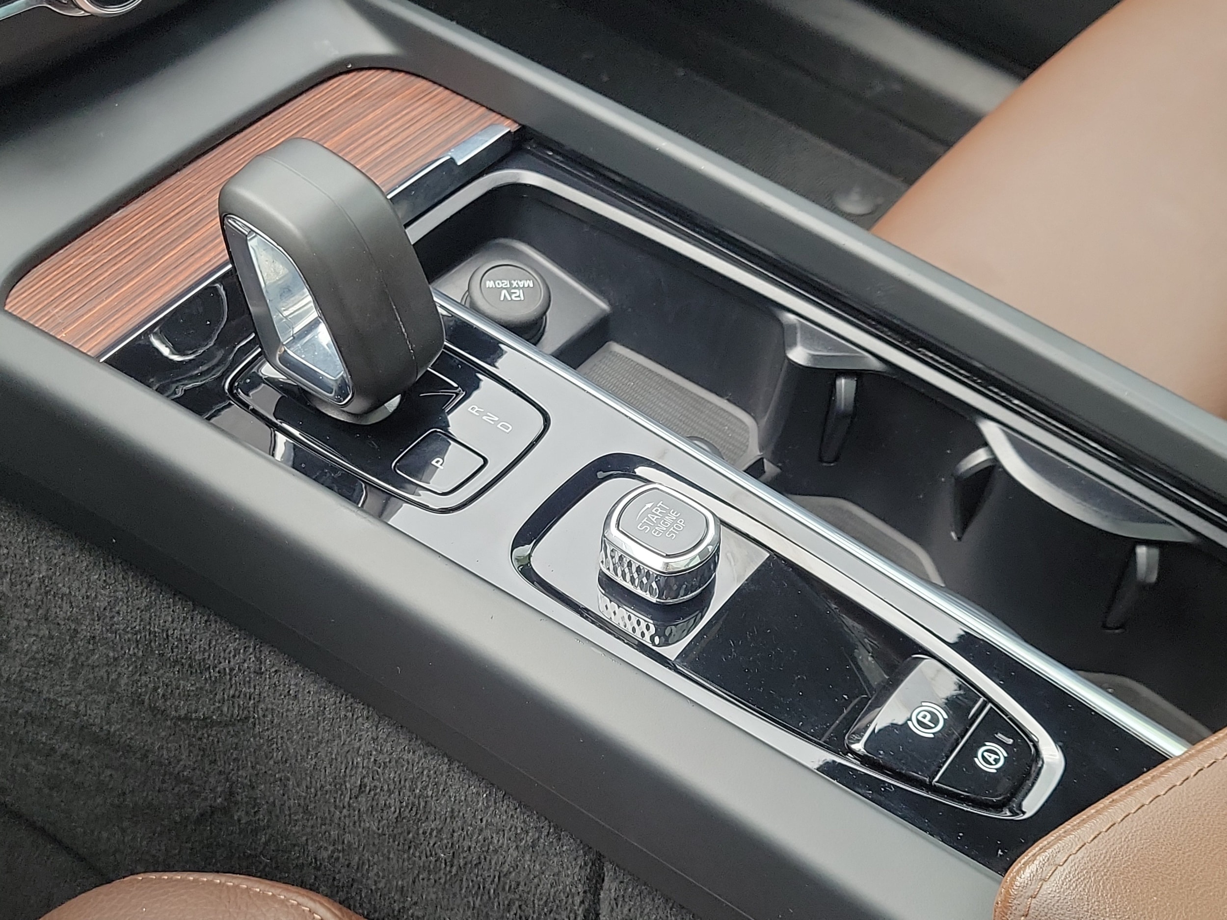 2024 Volvo XC60 Plus - Photo 26