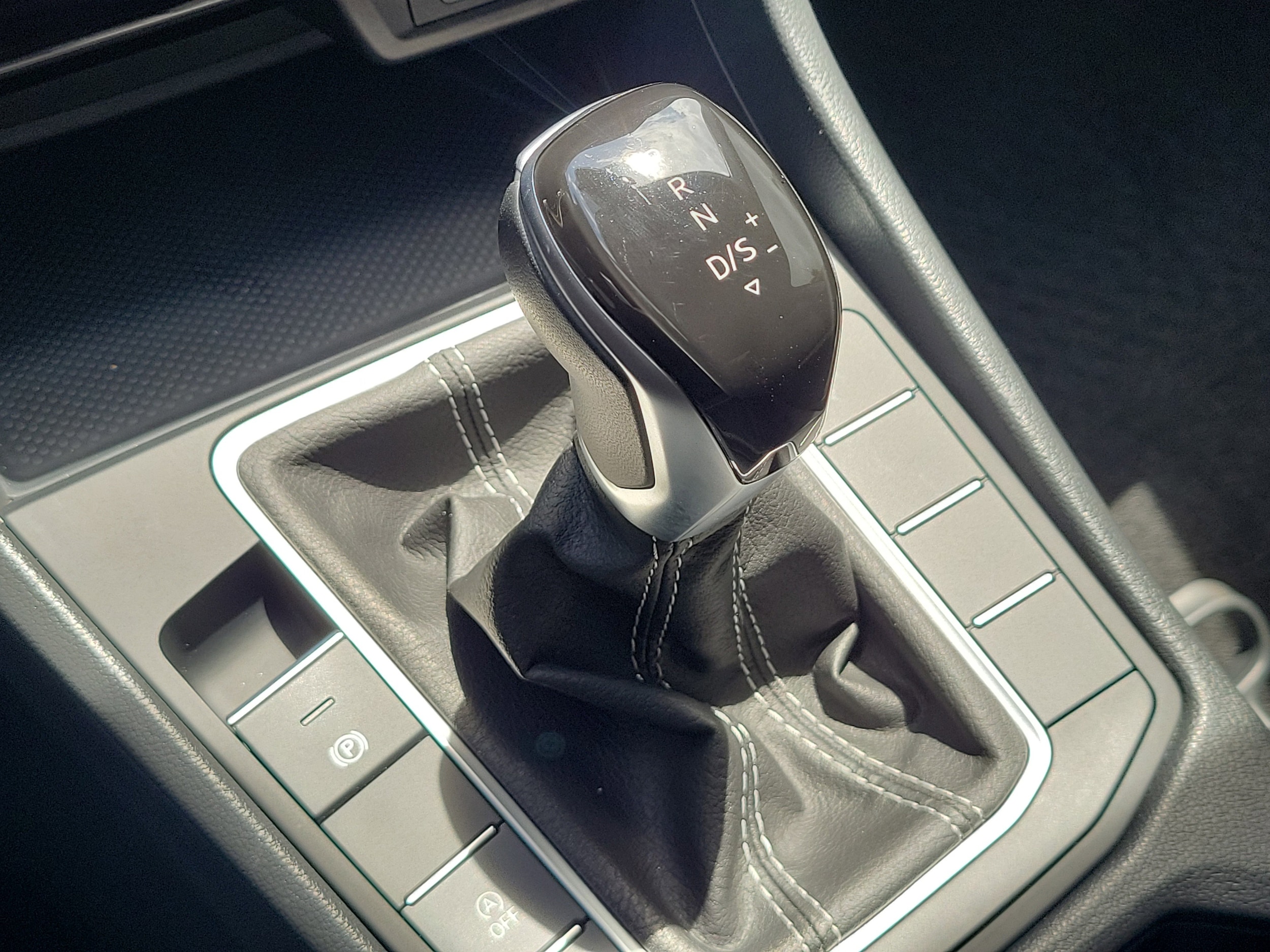 2025 Volkswagen Jetta S - Photo 22
