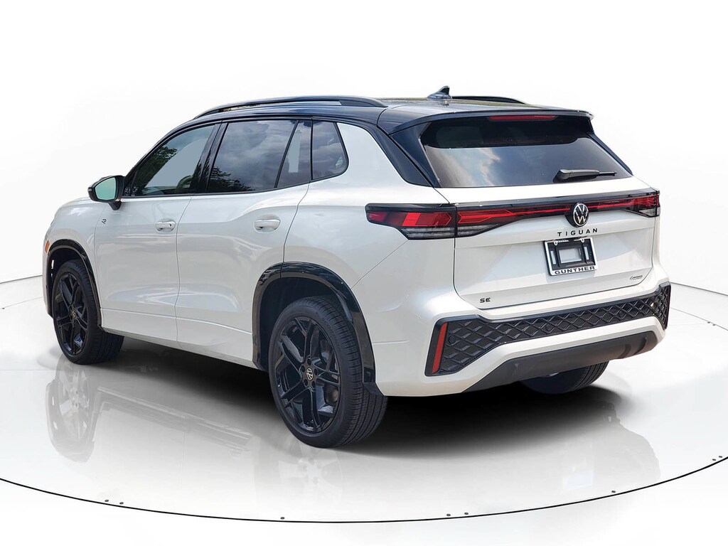 New 2026 Volkswagen Tiguan SE R-Line Black SUV