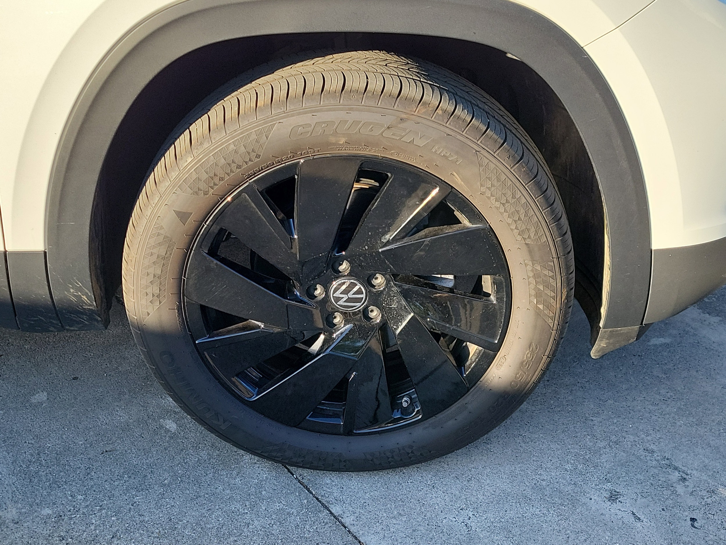 2025 Volkswagen Atlas Cross Sport SE w/Tech - Photo 9