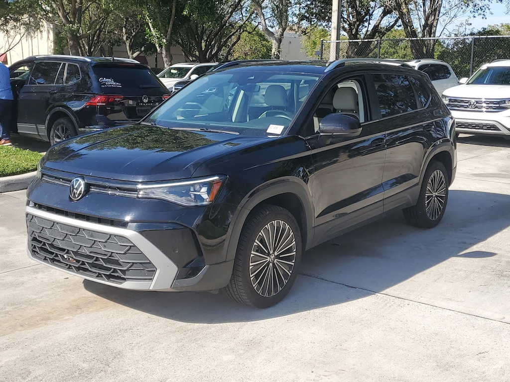 Used 2025 Volkswagen Taos 1.5T SE SUV