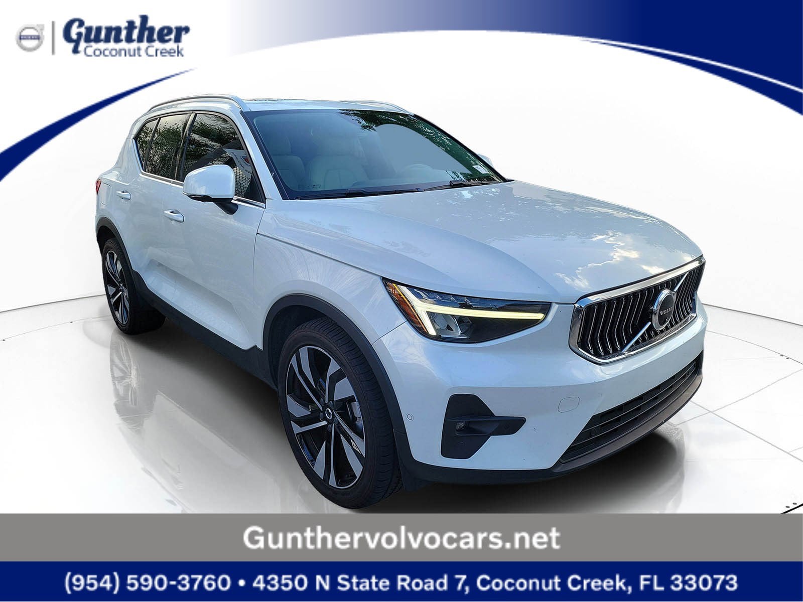 2023 Volvo XC40 B5 Plus Bright AWD's photo
