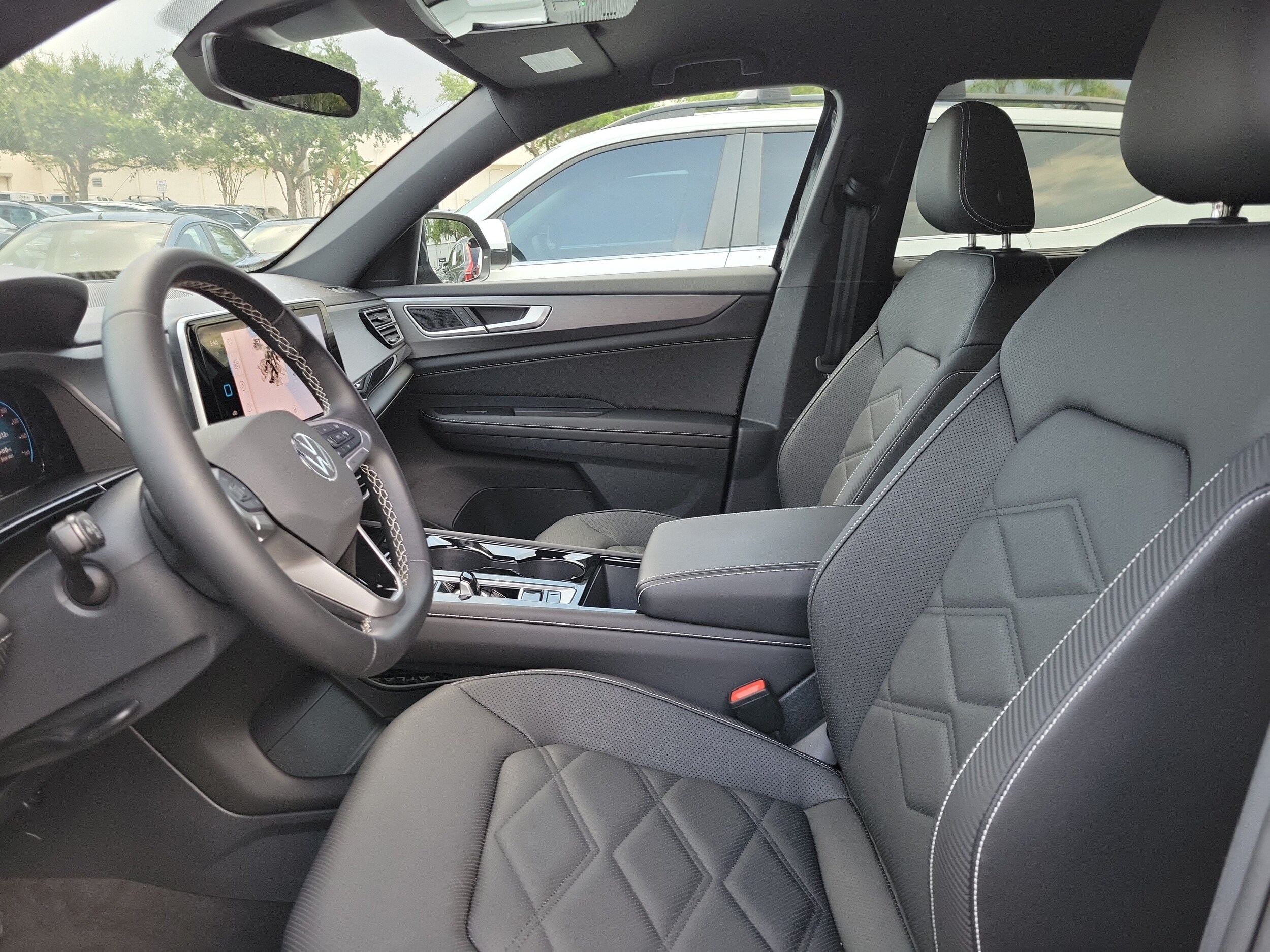 2025 Volkswagen Atlas Cross Sport SE w/Tech - Photo 13