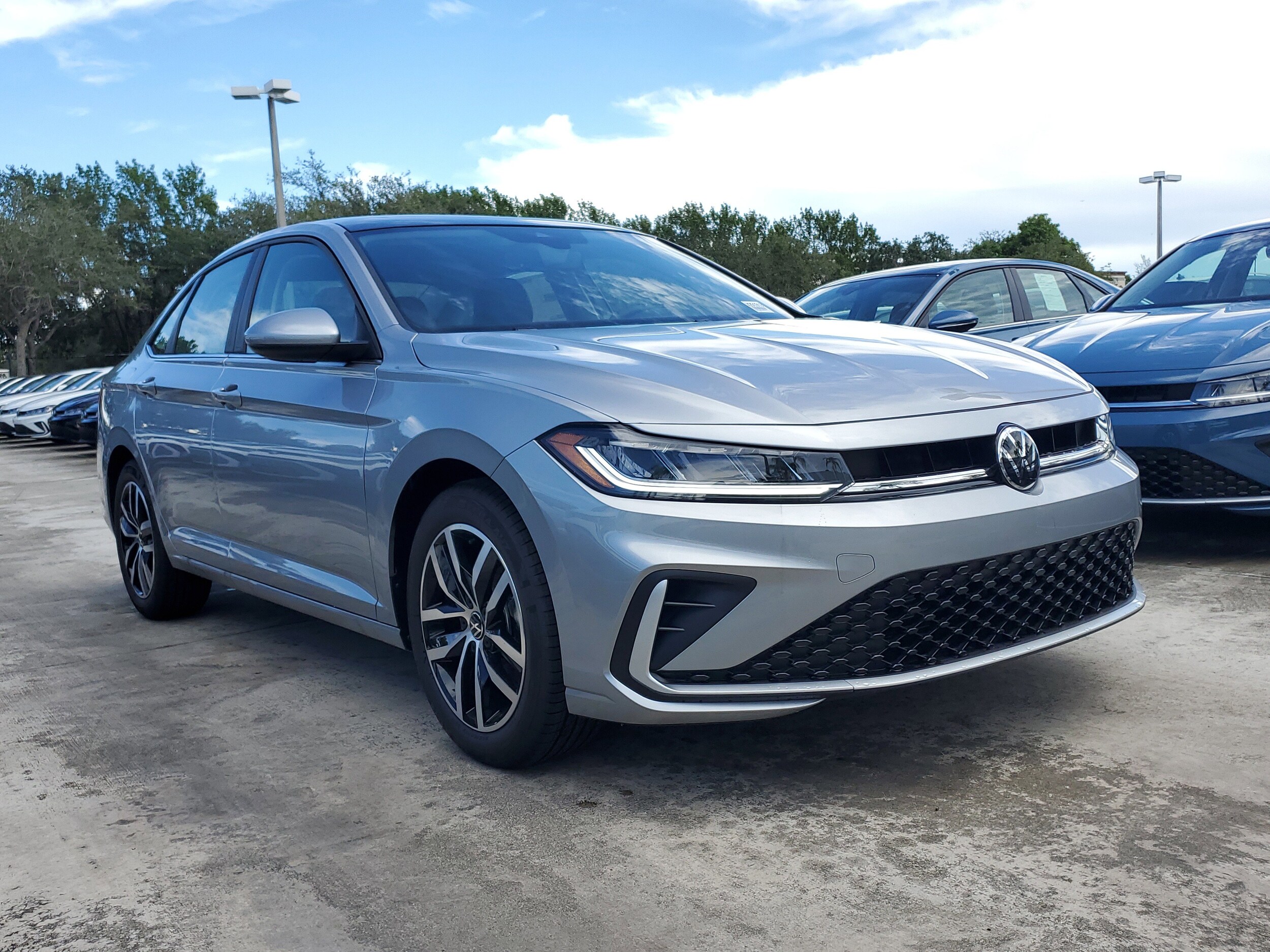 2026 Volkswagen Jetta SE photo 2