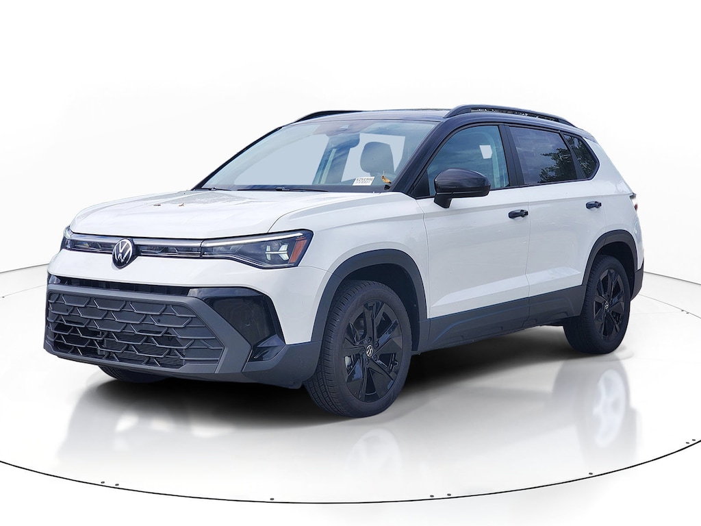 New 2026 Volkswagen Taos 1.5T SE Black SUV