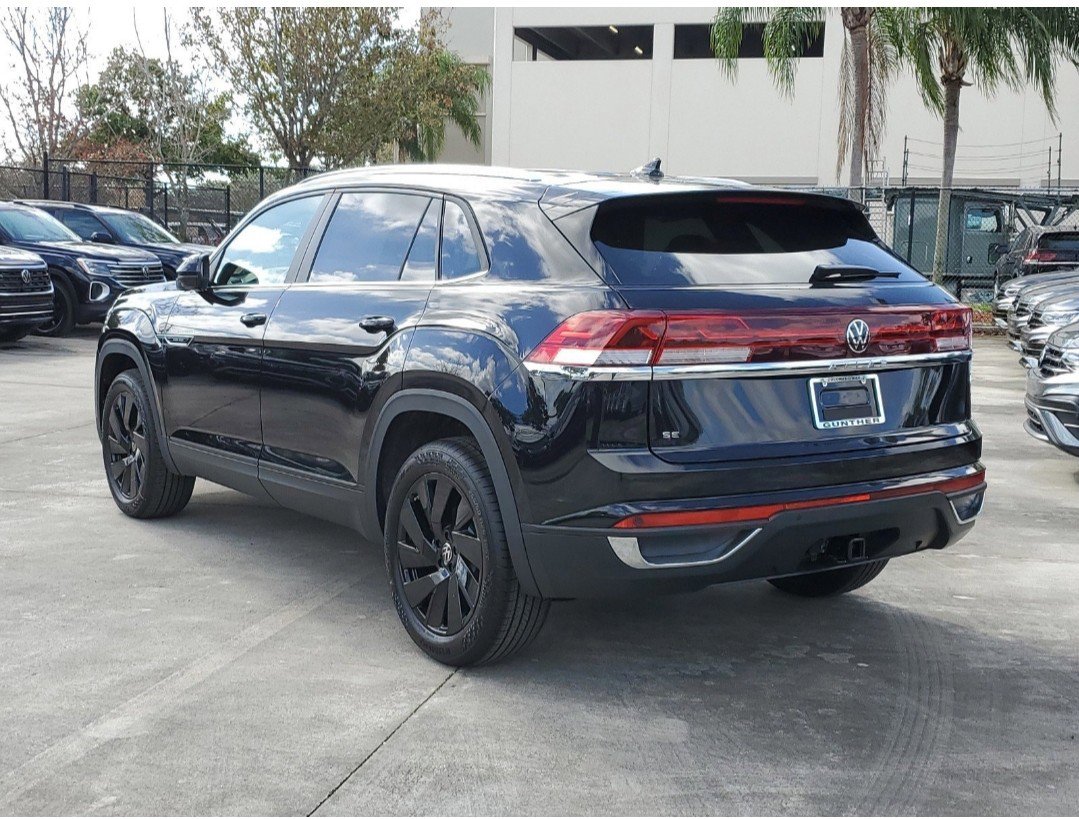 2026 Volkswagen Atlas Cross Sport SE Technology photo 4