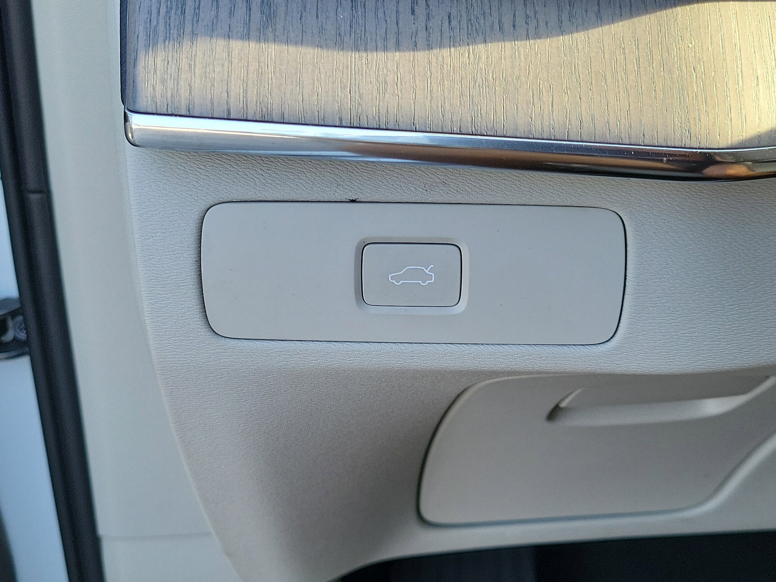 2025 Volvo XC90 Plus - Photo 15