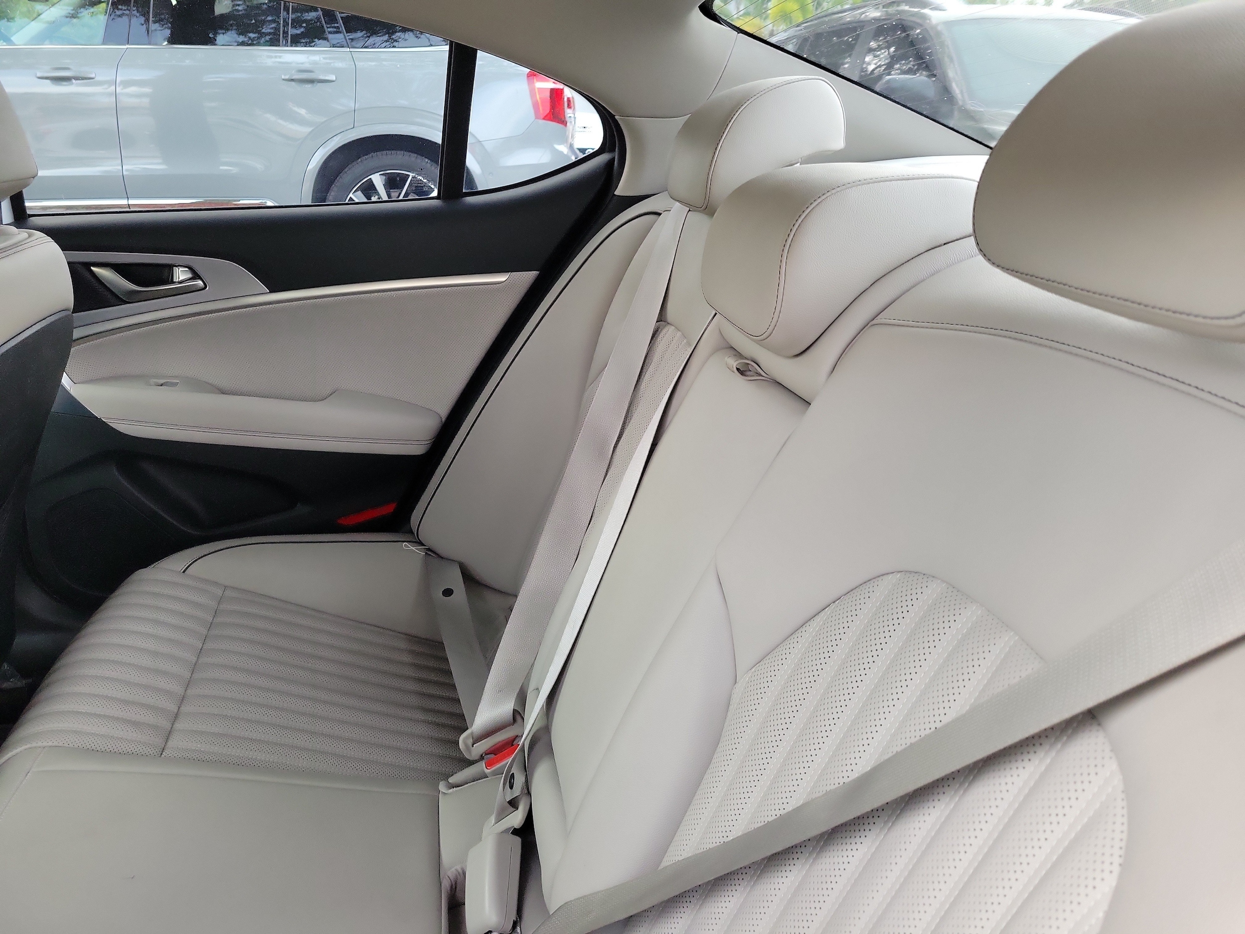 2021 GENESIS G70 Standard - Photo 8