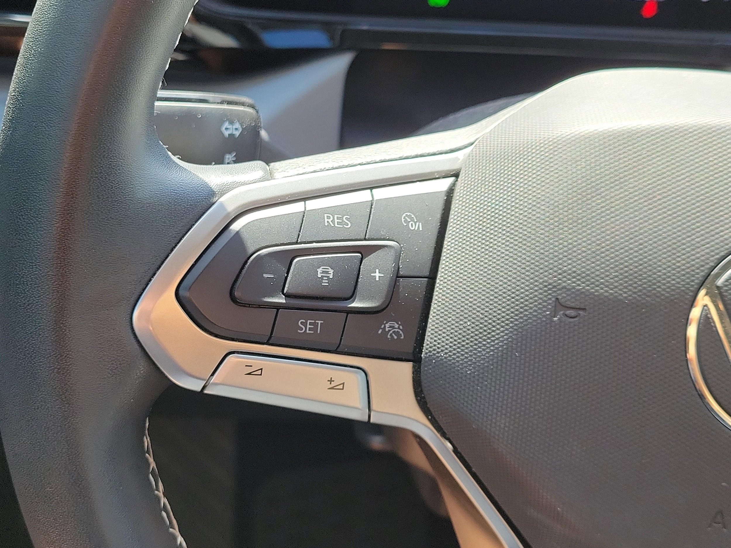 2024 Volkswagen Taos S - Photo 23