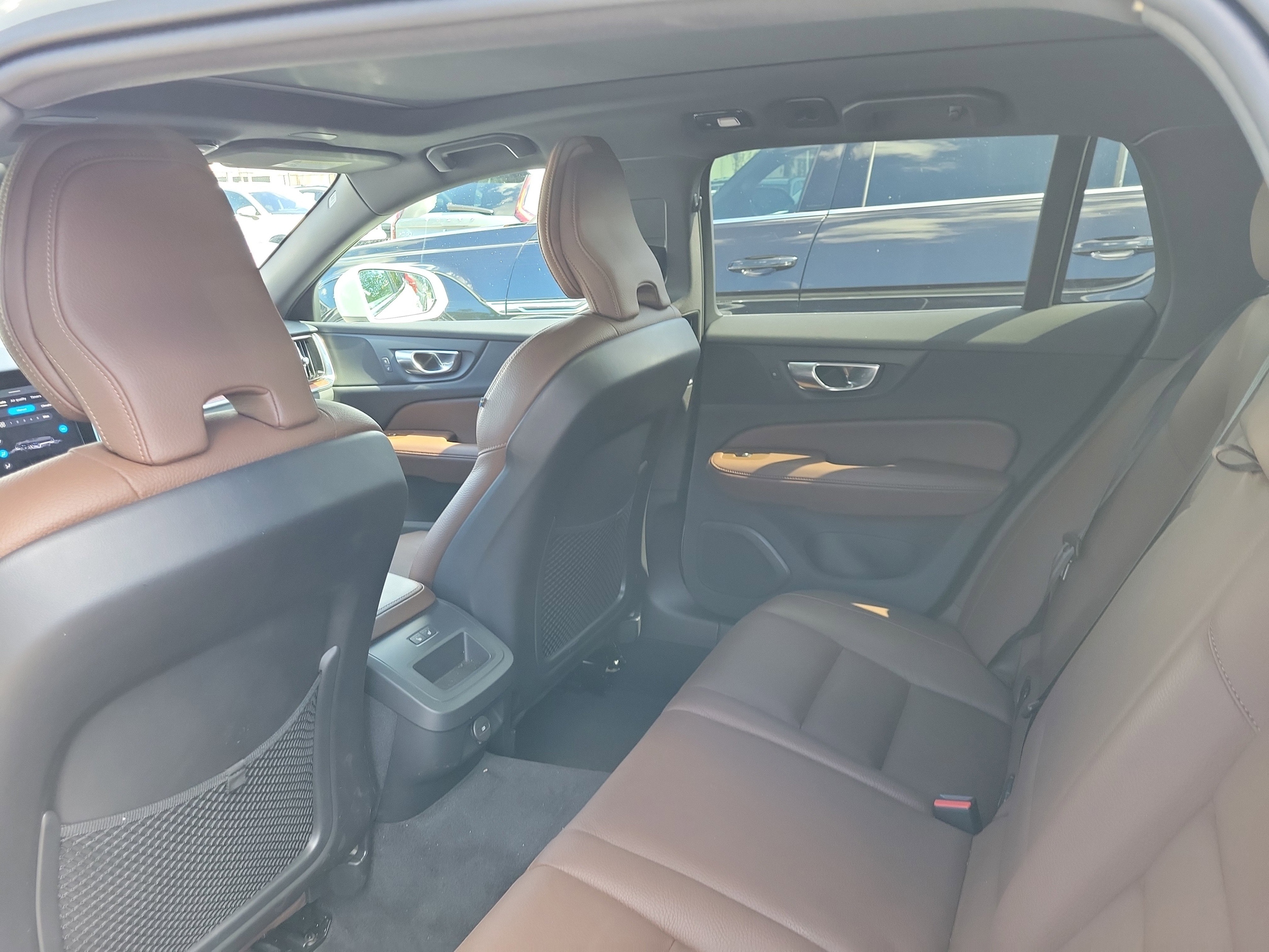 2025 Volvo V60 Cross Country Plus - Photo 12