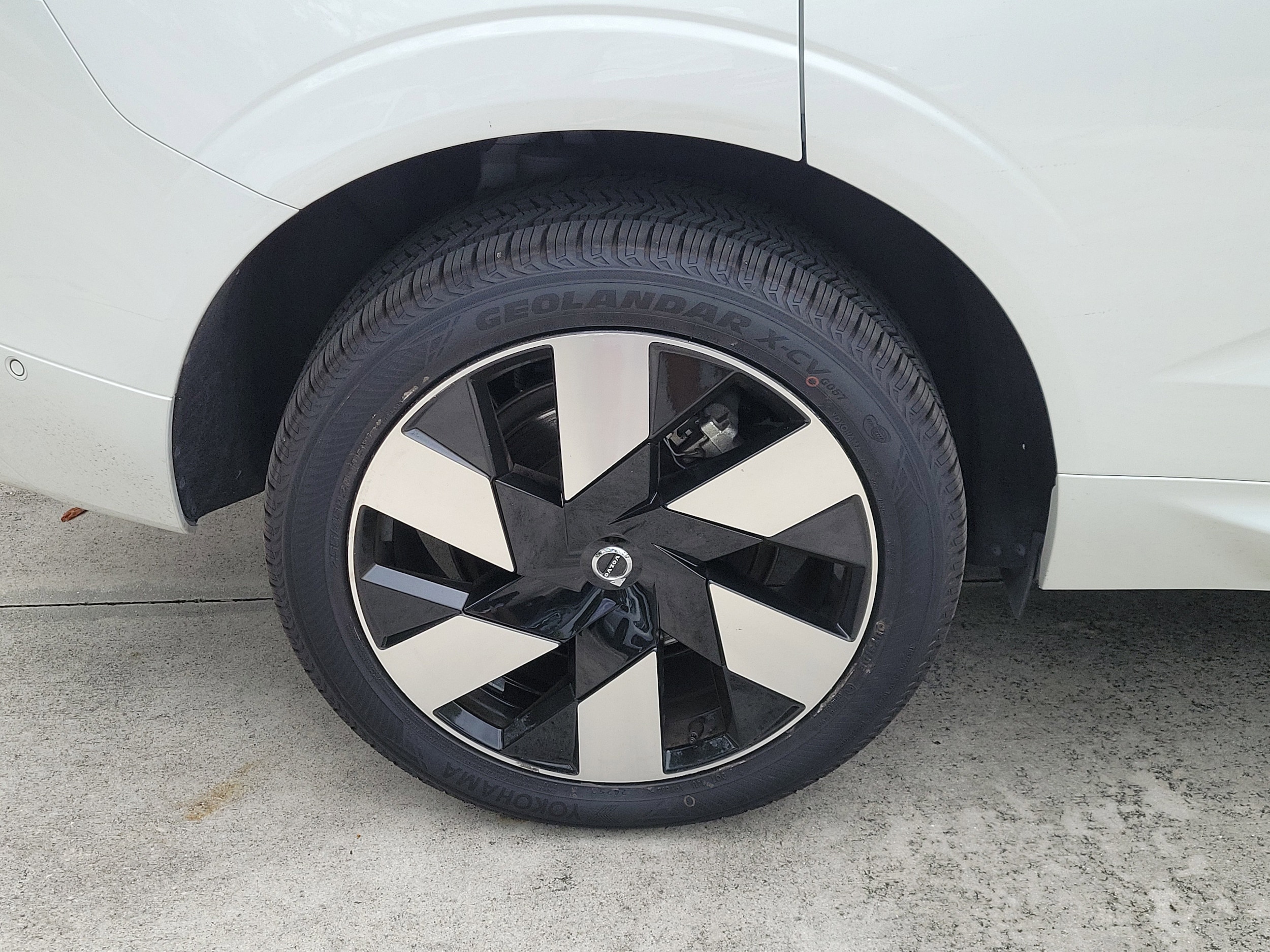 2024 Volvo XC60 Plus - Photo 12