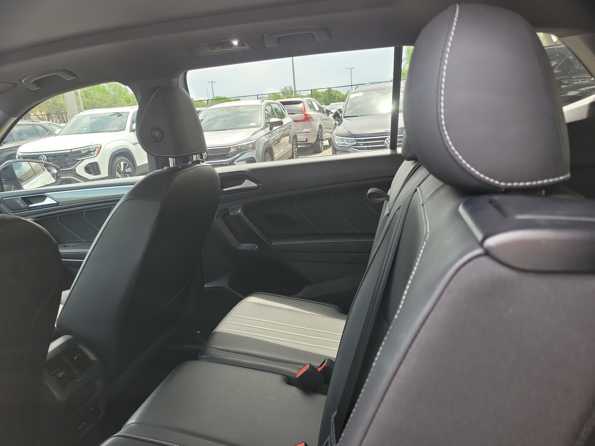 2023 Volkswagen Tiguan SE R-LINE BLACK - Photo 11