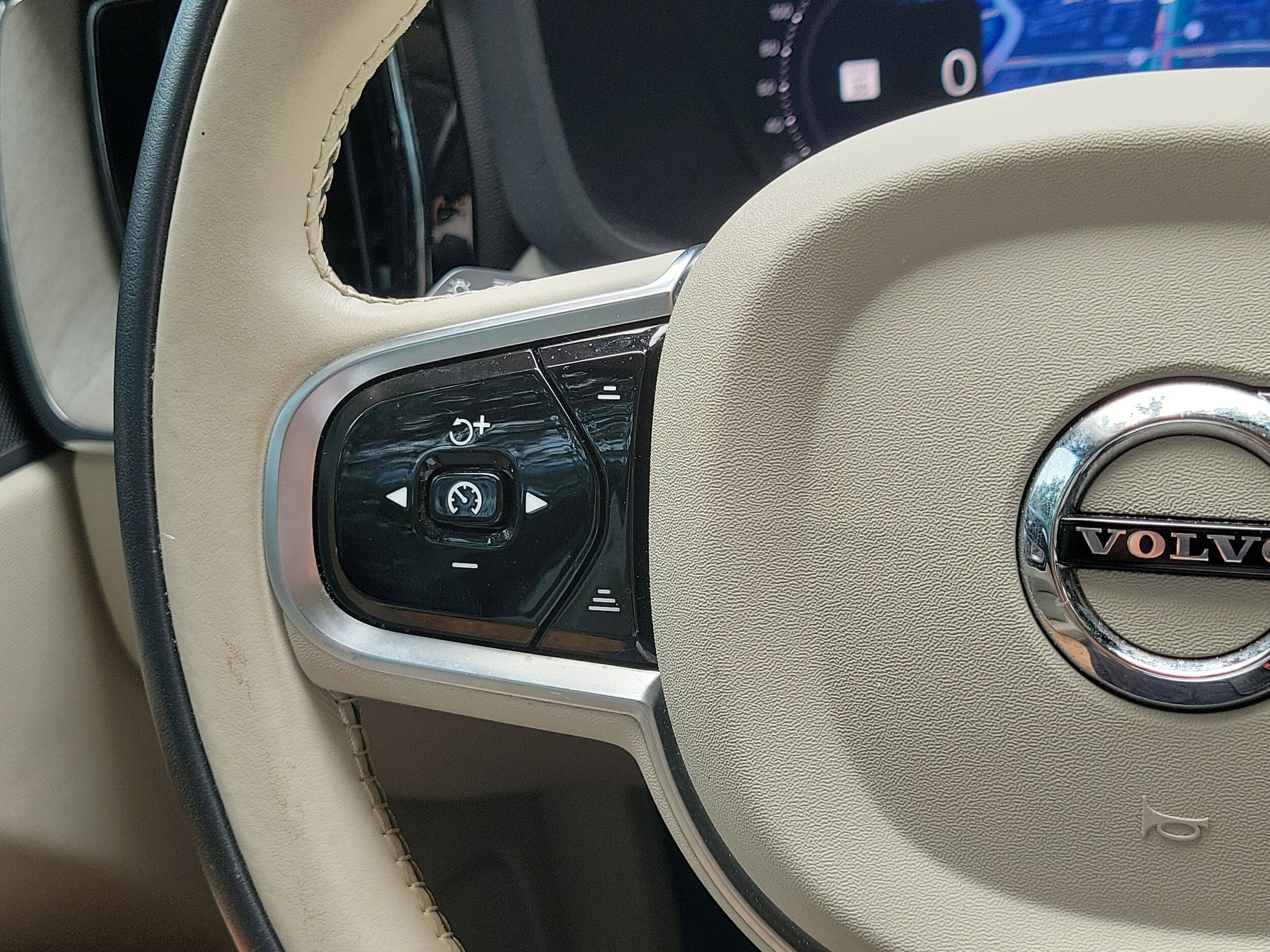 2024 Volvo XC60 Plus - Photo 22