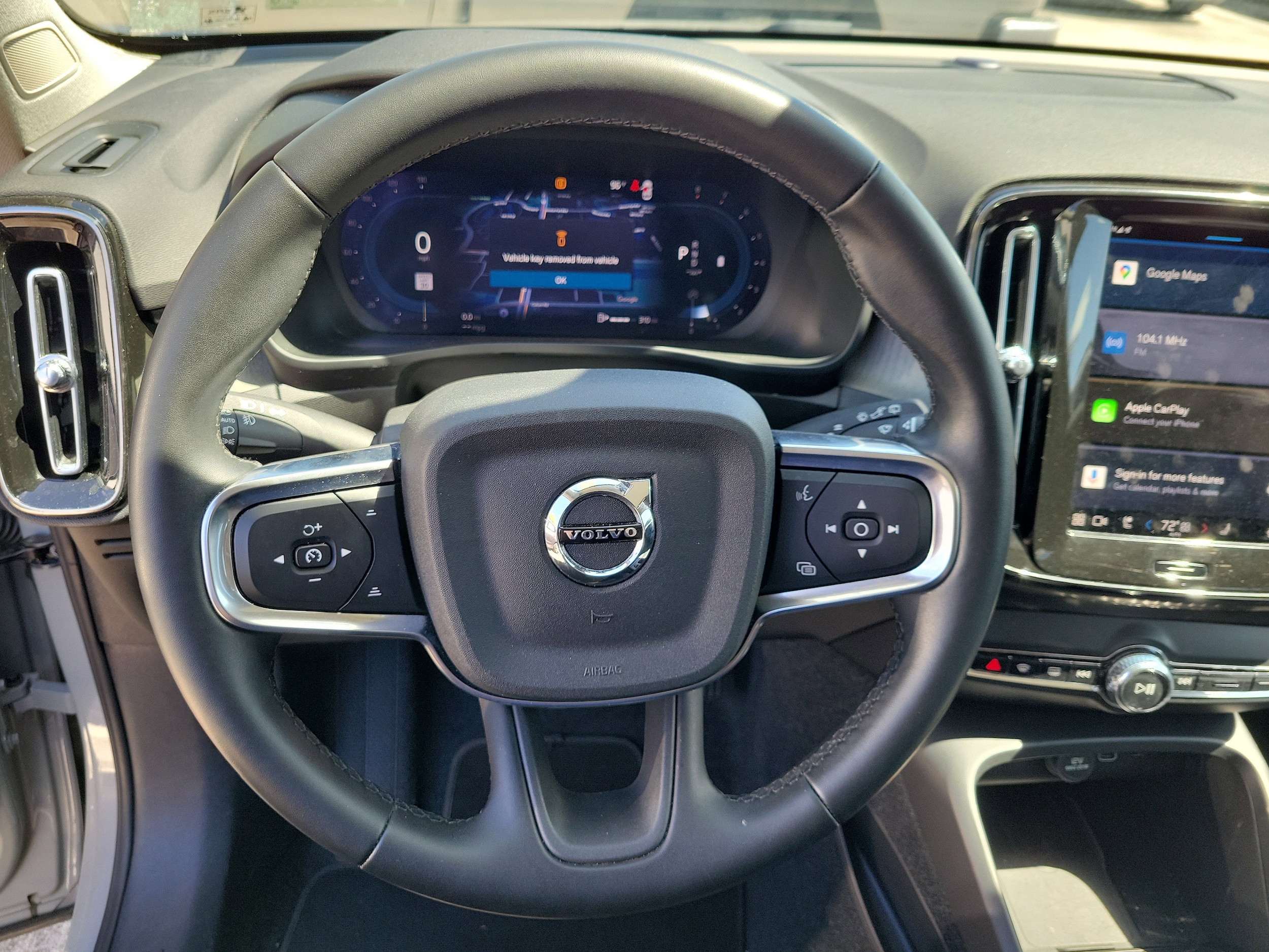 2025 Volvo XC40 Core - Photo 21