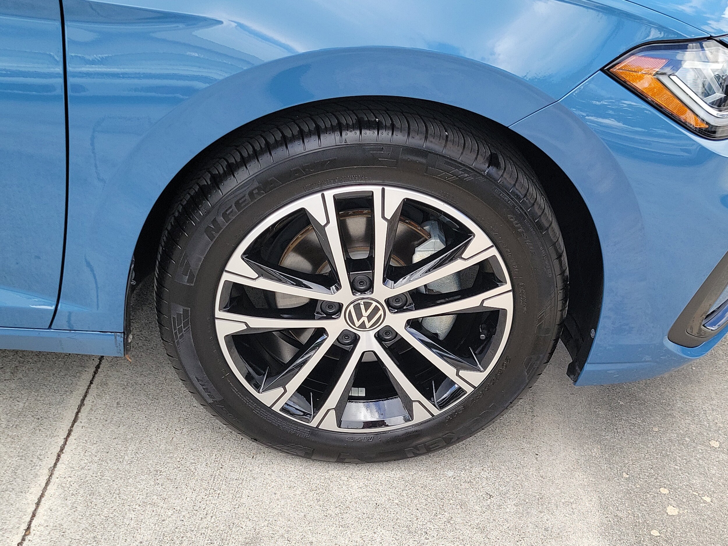 2025 Volkswagen Jetta Sport - Photo 12