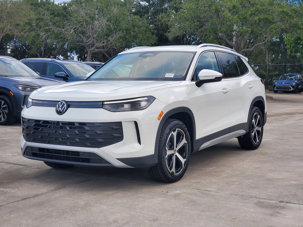 New 2026 Volkswagen Tiguan 2.0T SE SUV