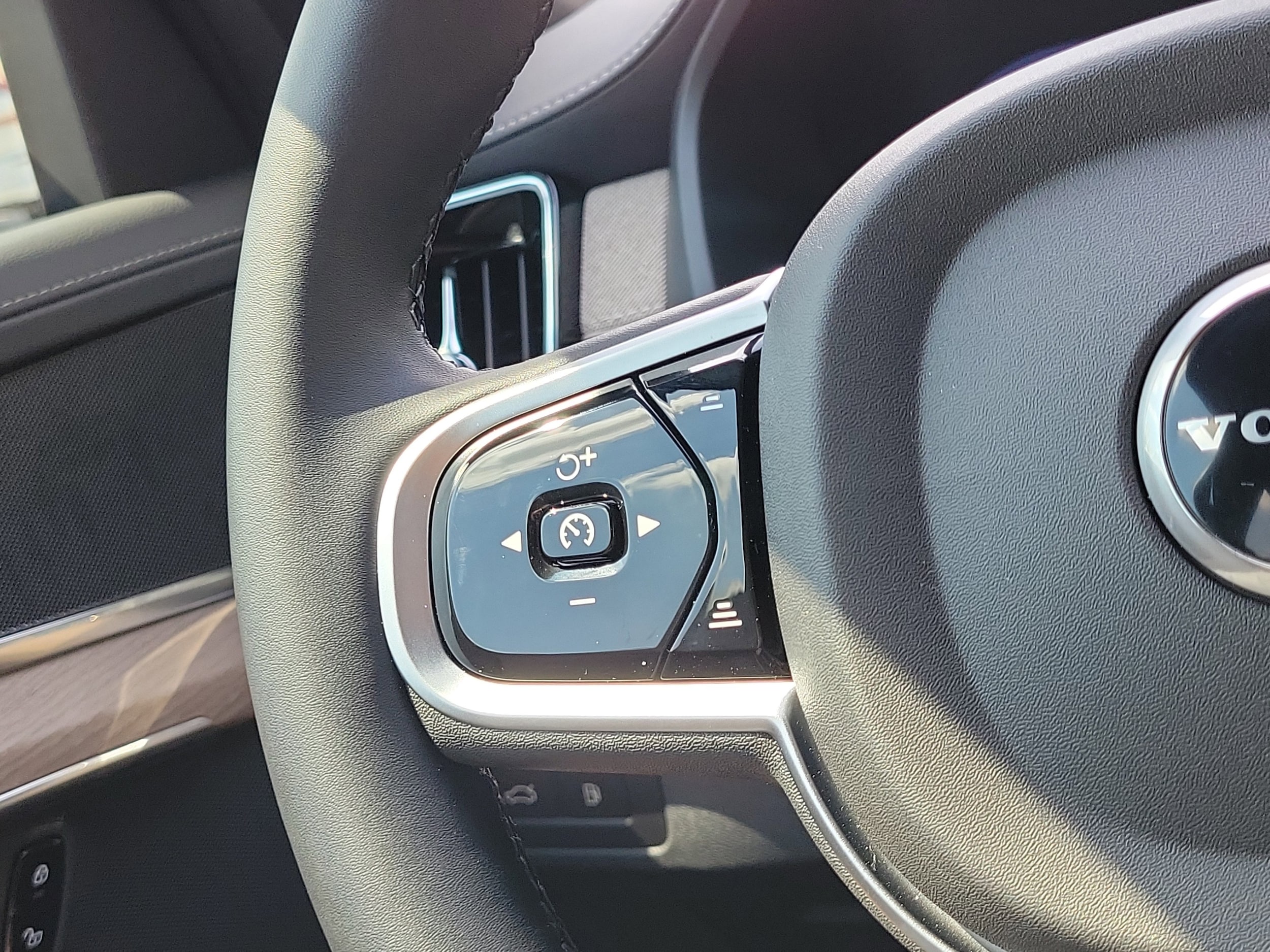 2026 Volvo XC90 Core - Photo 28