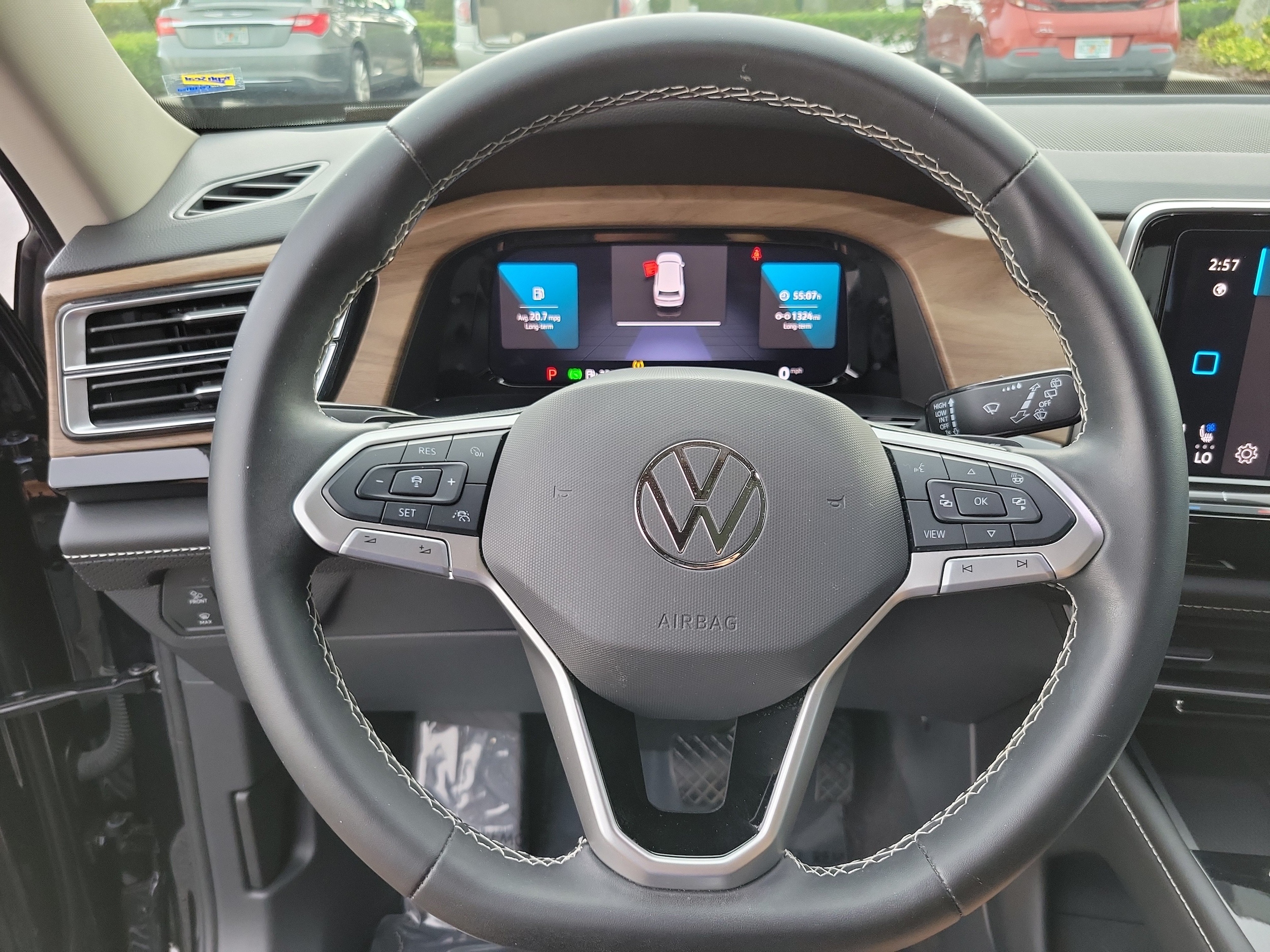 2024 Volkswagen Atlas SE w/Tech - Photo 16
