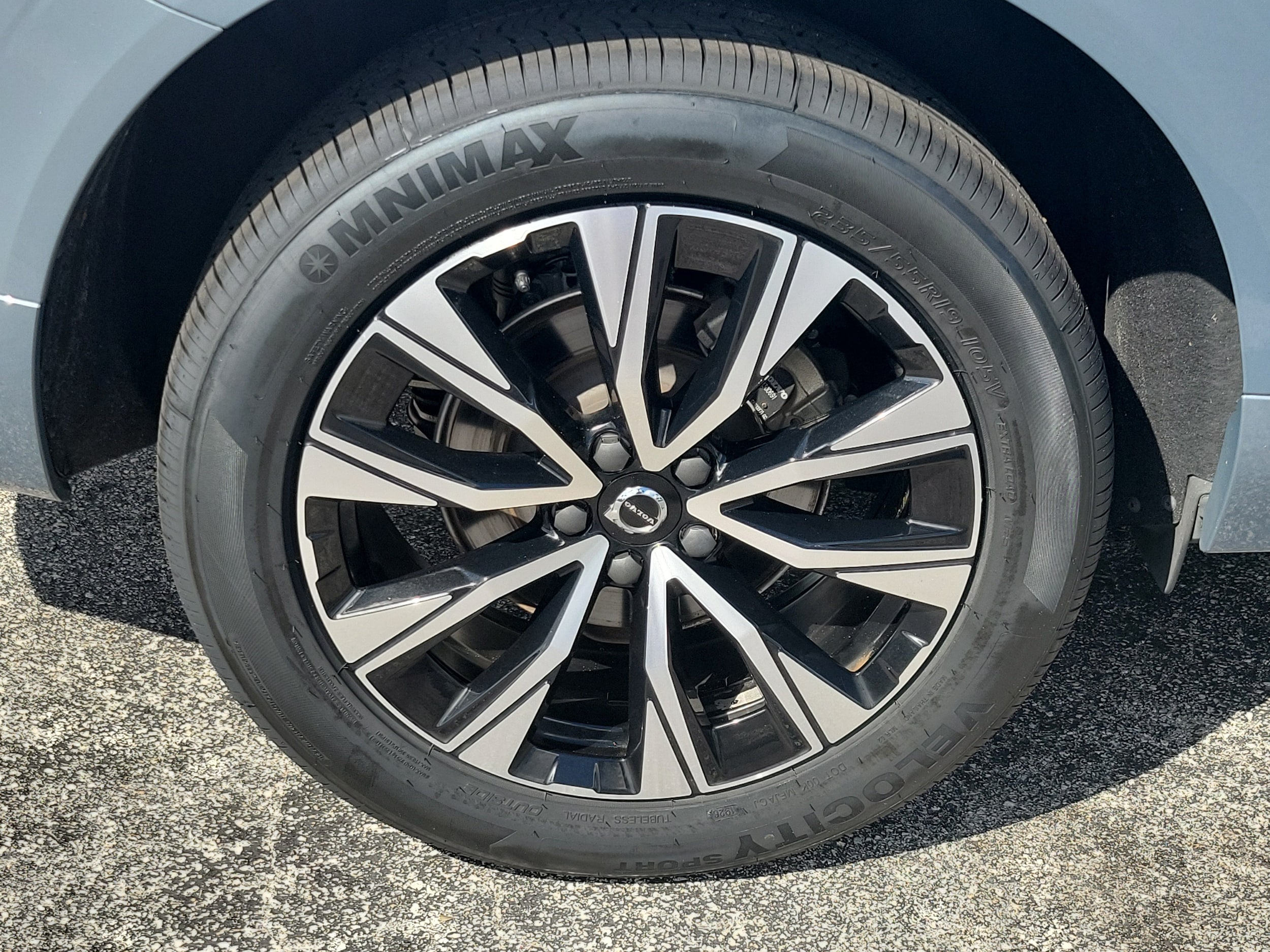 2024 Volvo XC60 Plus - Photo 4