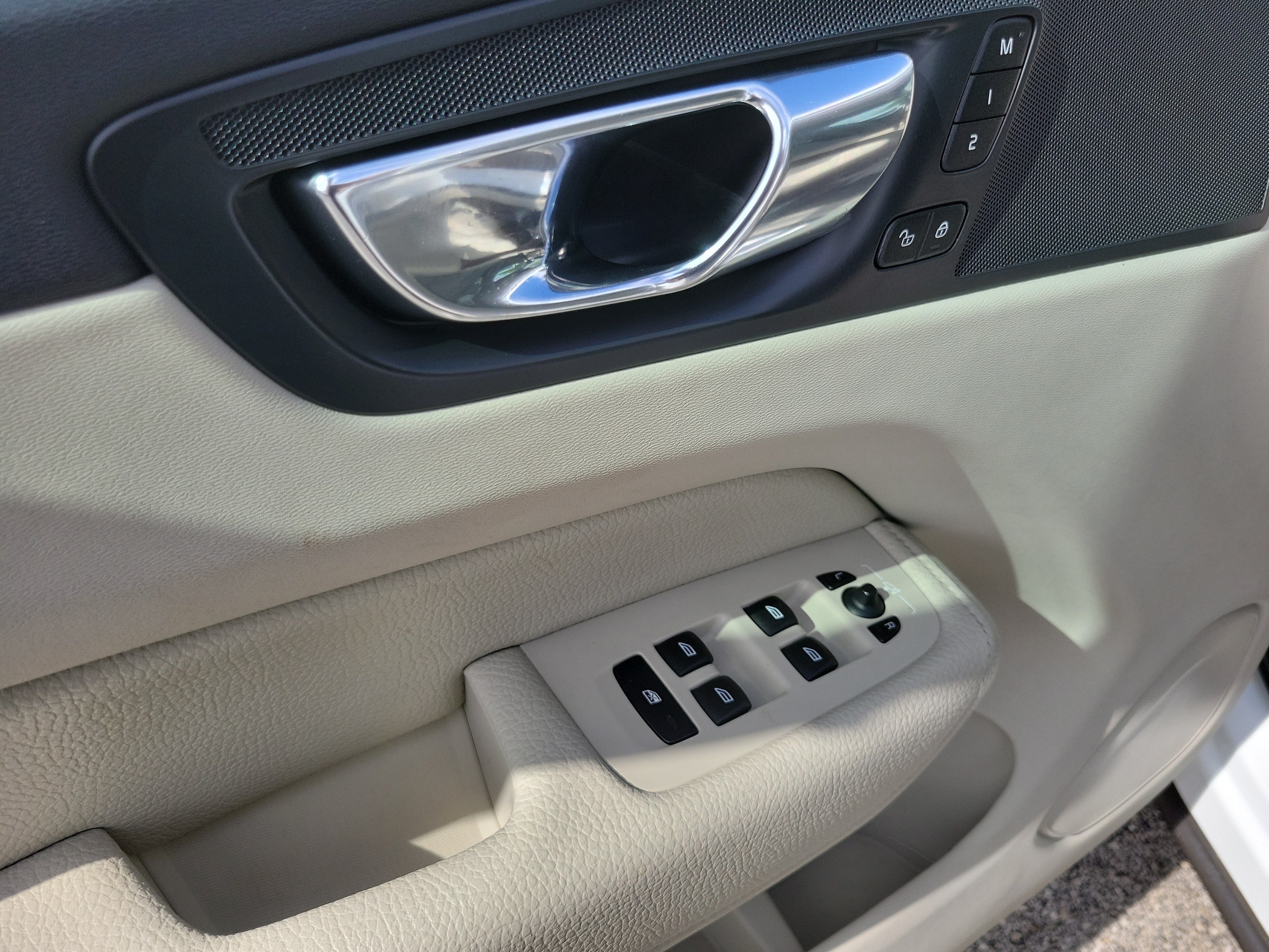 2018 Volvo XC60 Momentum - Photo 13