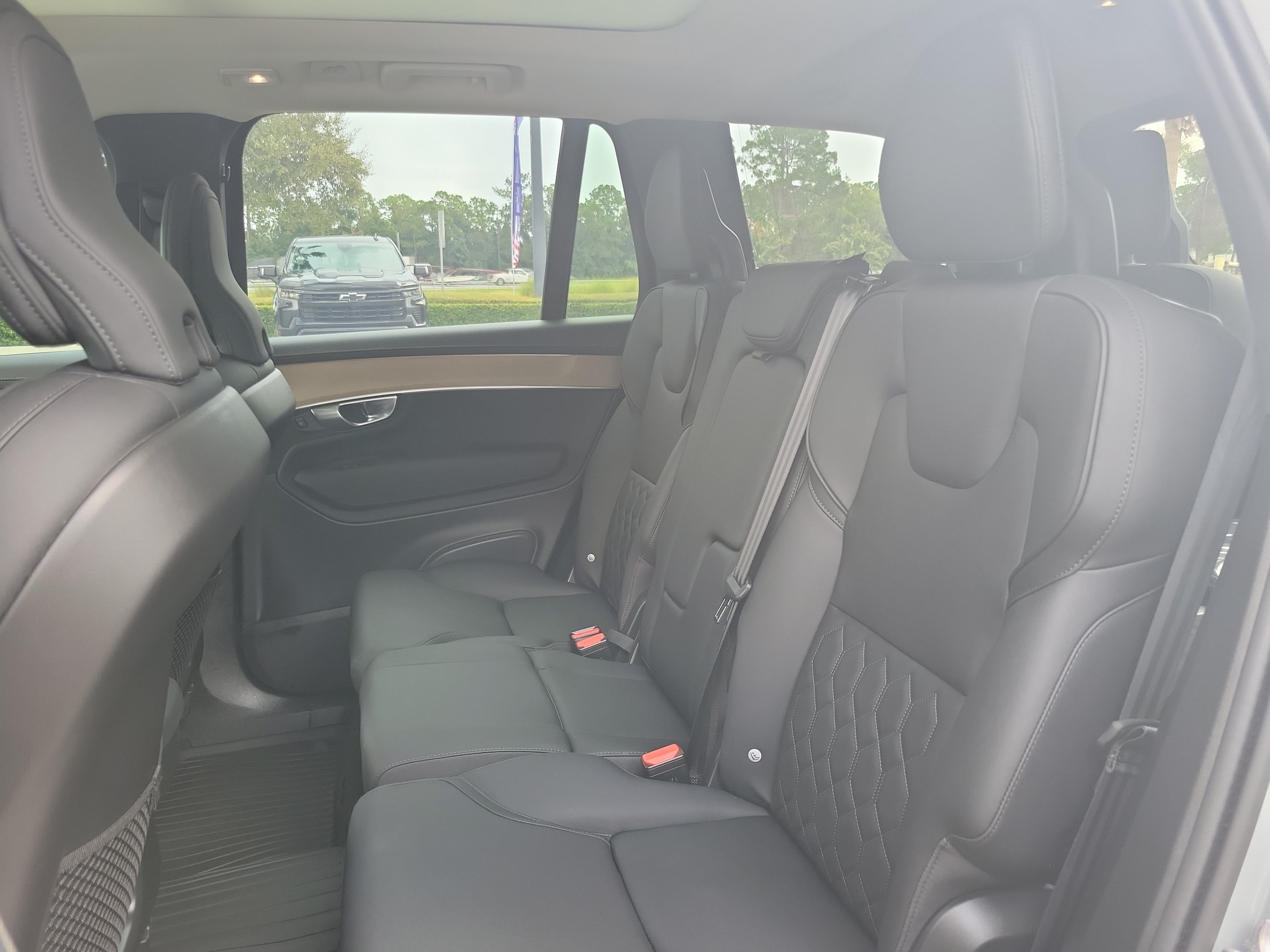 2025 Volvo XC90 Plus - Photo 8