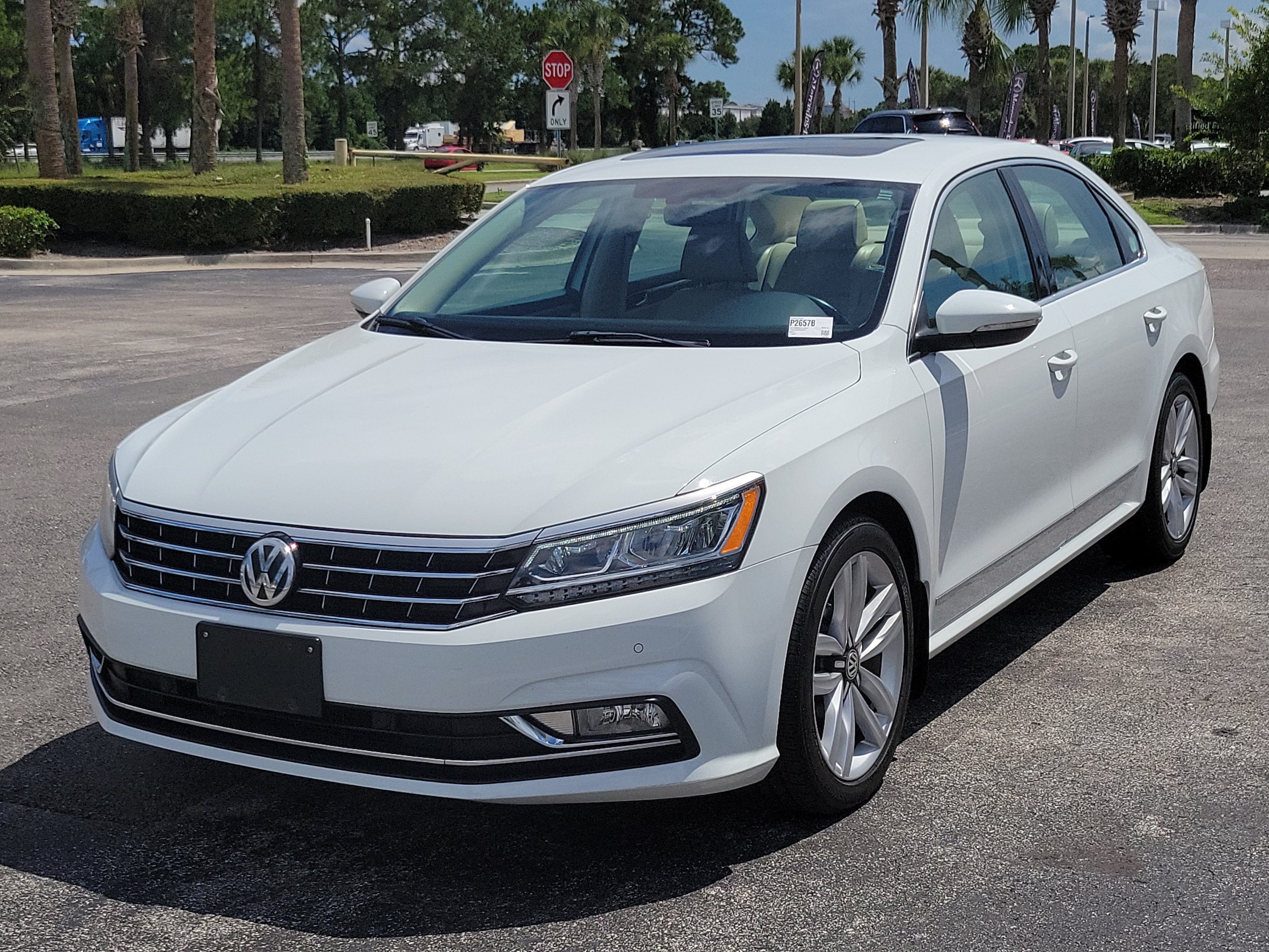Used 2017 Volkswagen Passat SE with VIN 1VWGT7A35HC049077 for sale in Daytona Beach, FL