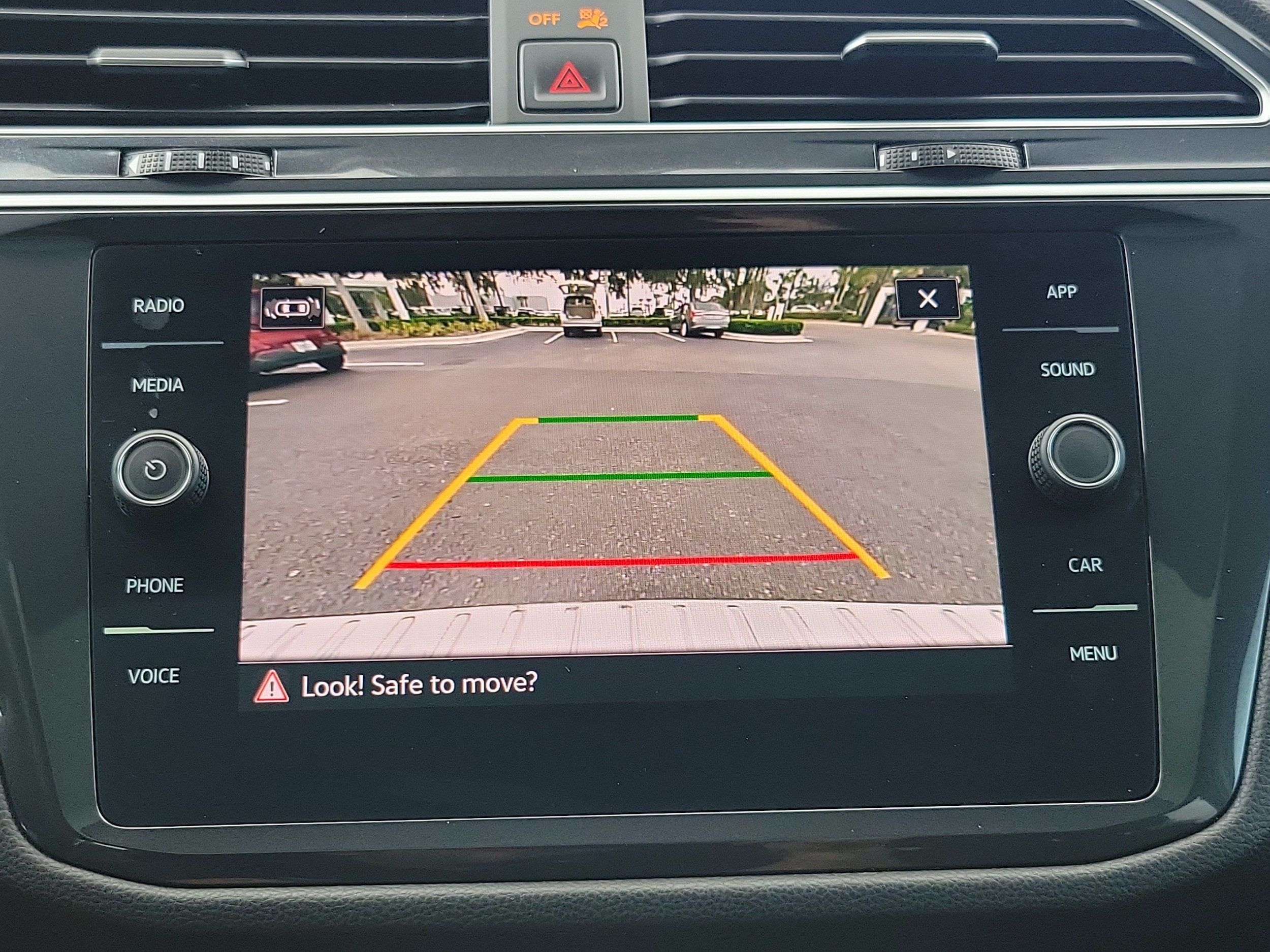 2024 Volkswagen Tiguan SE - Photo 22
