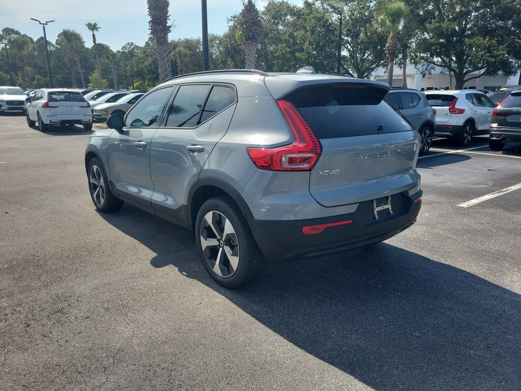 New 2026 Volvo XC40 B5 Plus SUV