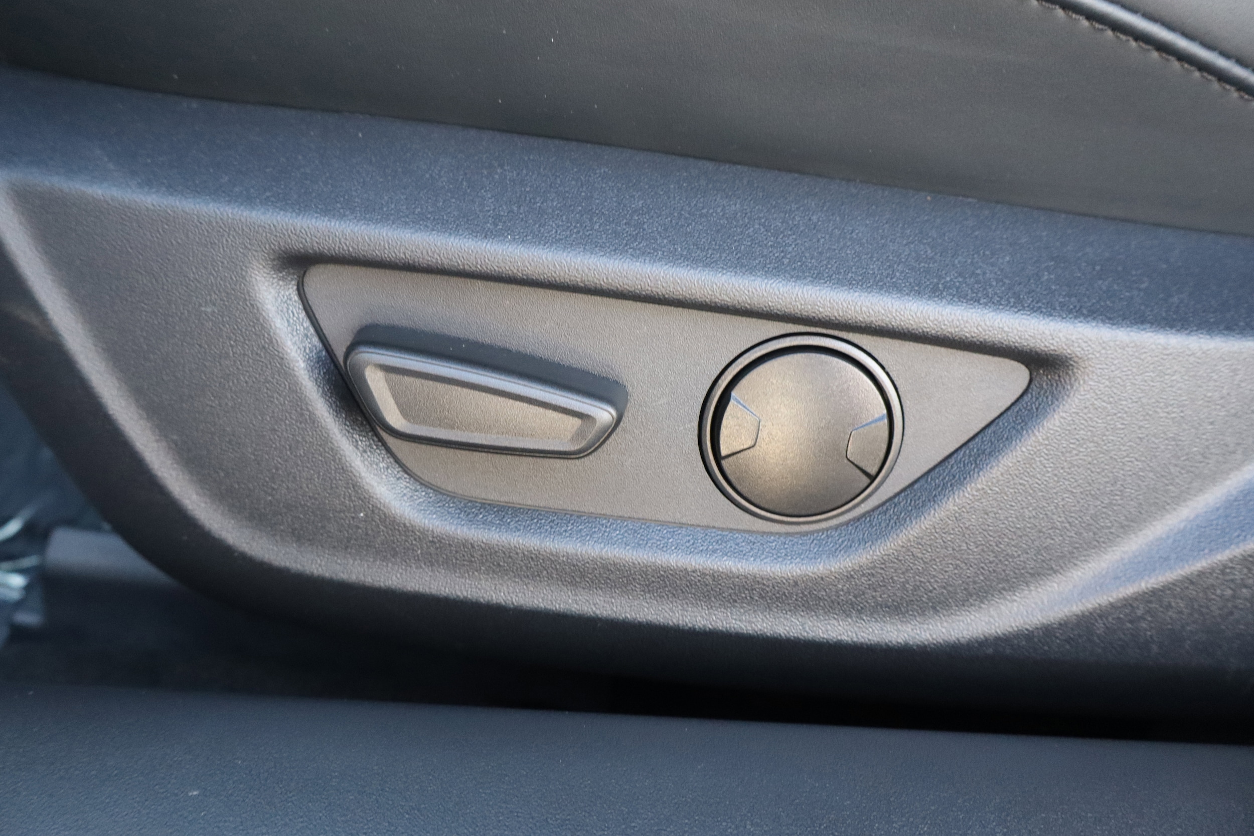 2025 Ford Mustang EcoBoost - Photo 27