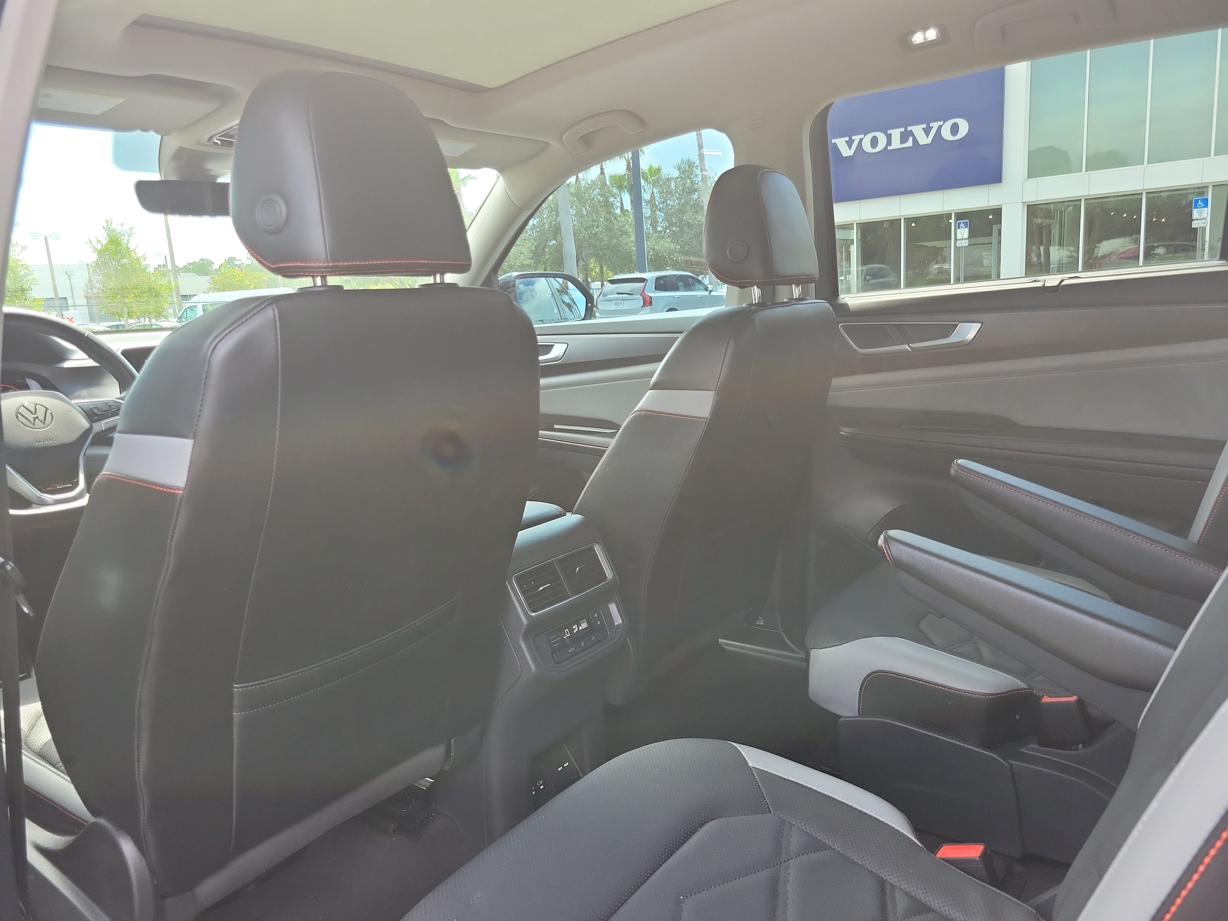 2024 Volkswagen Atlas Atlas Peak Edition - Photo 9