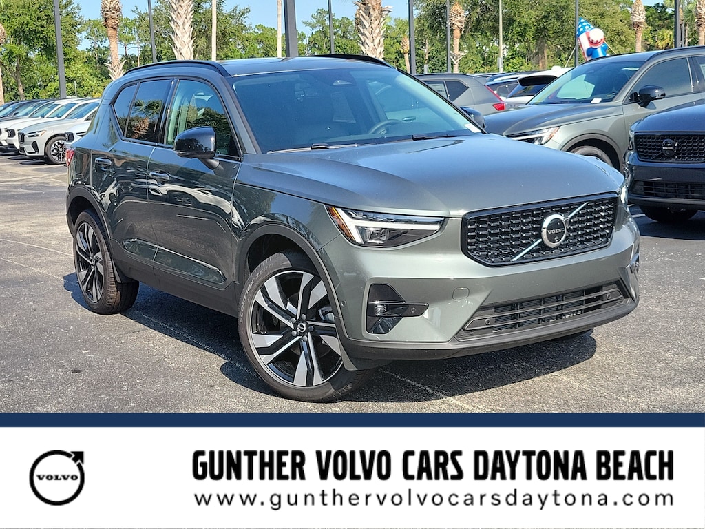 New 2026 Volvo XC40 B5 Plus SUV