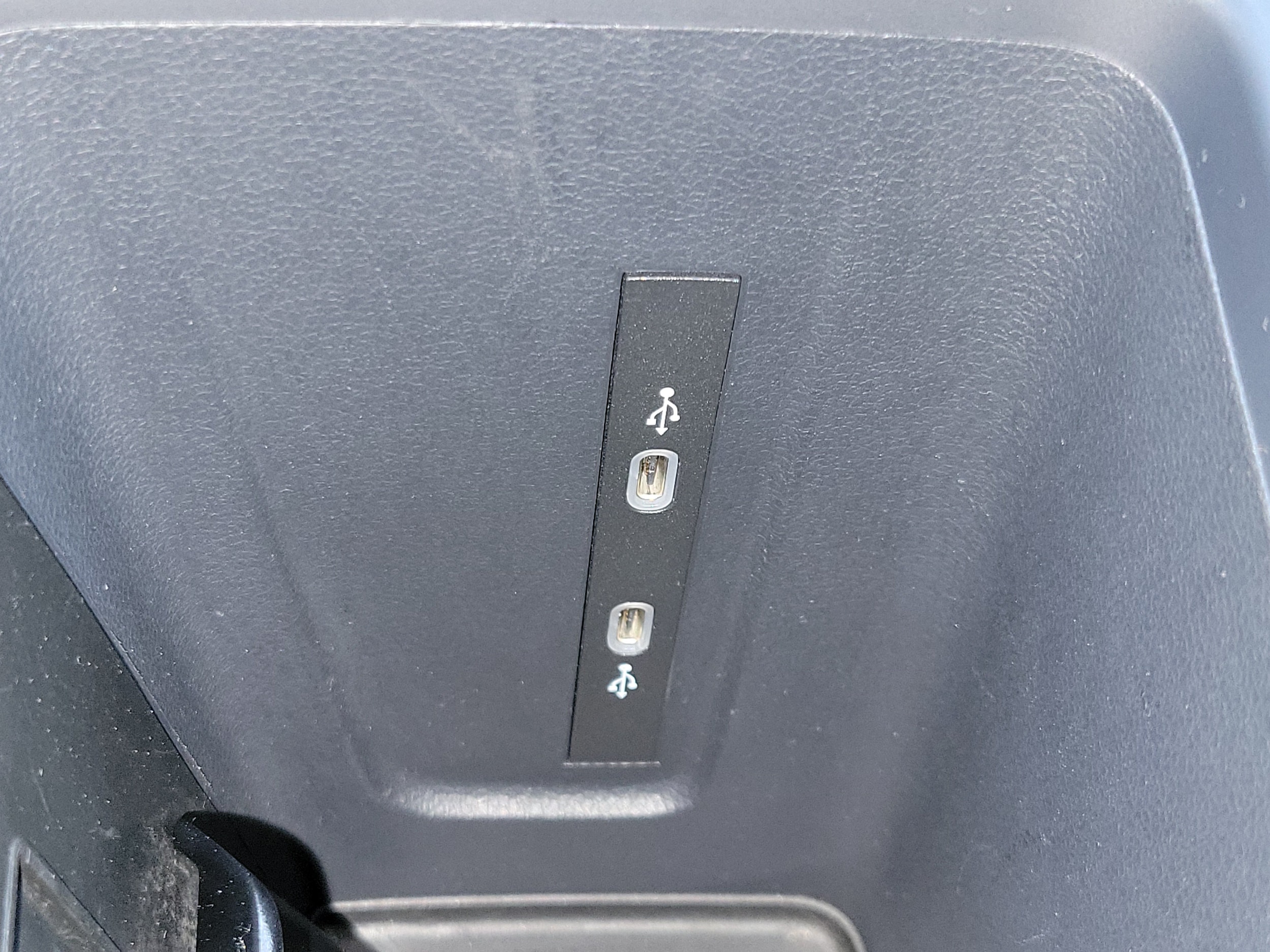 2025 Volkswagen Tiguan SE - Photo 22
