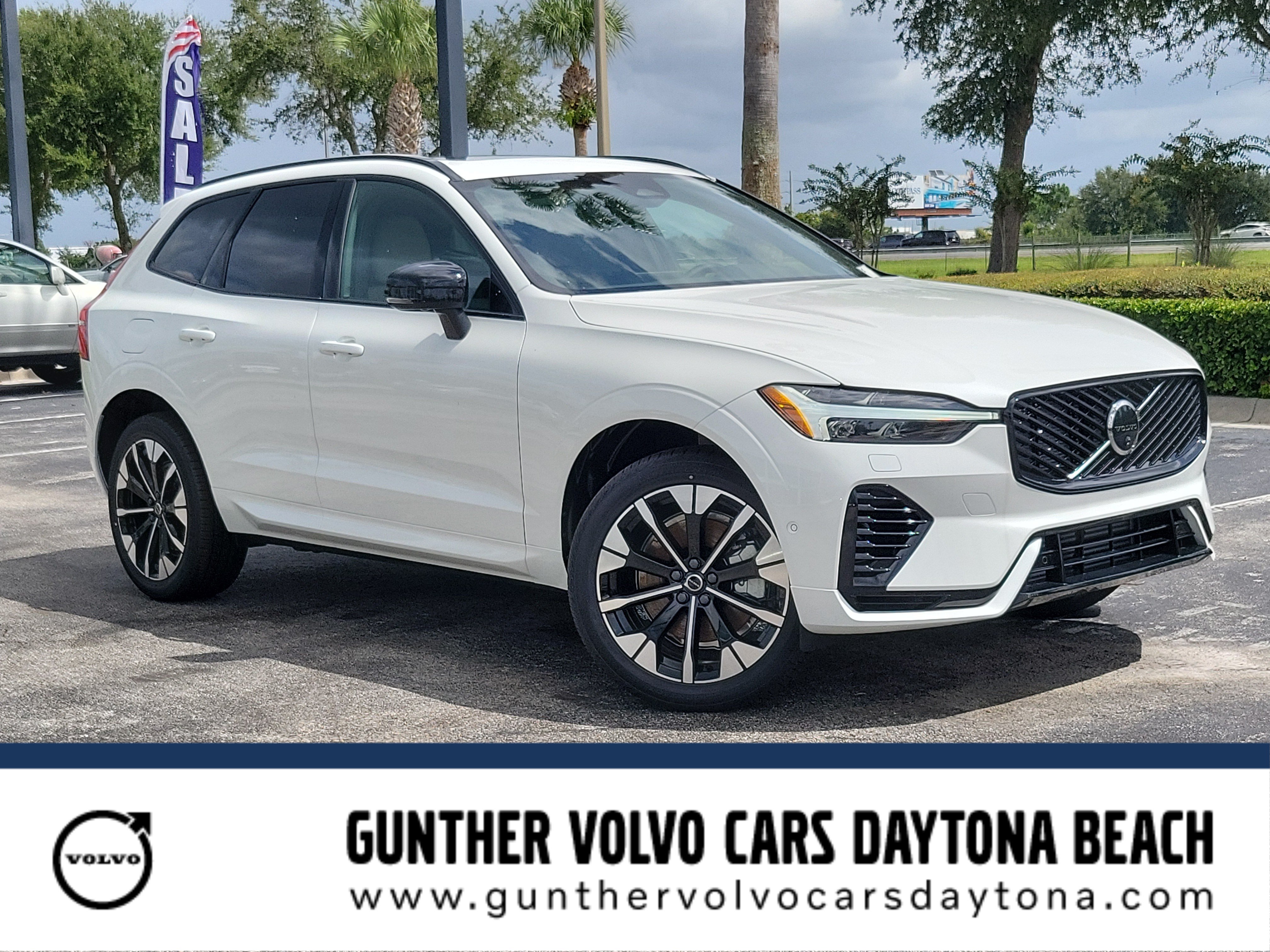New 2026 Volvo XC60 Plug-In Hybrid T8 Plus SUV