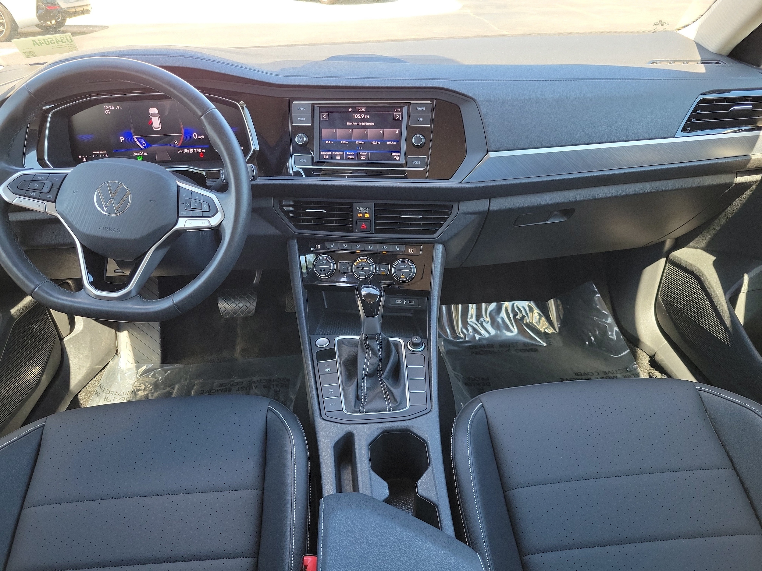 2024 Volkswagen Jetta SE - Photo 12