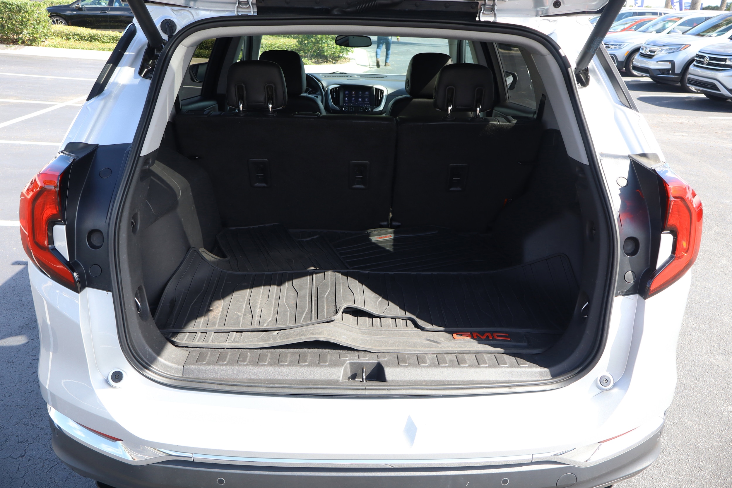 2020 GMC Terrain SLT - Photo 10