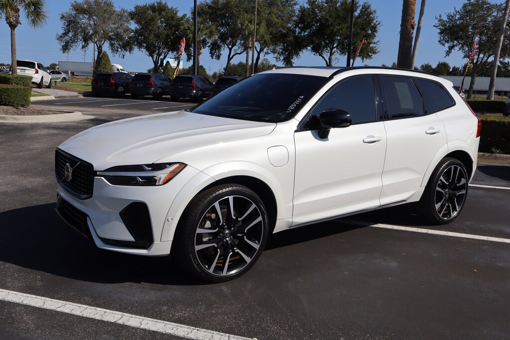 Used 2024 Volvo XC60 Recharge Plug-In Hybrid Ultimate Dark Theme T8 eAWD PHEV Ultimate Dark Theme