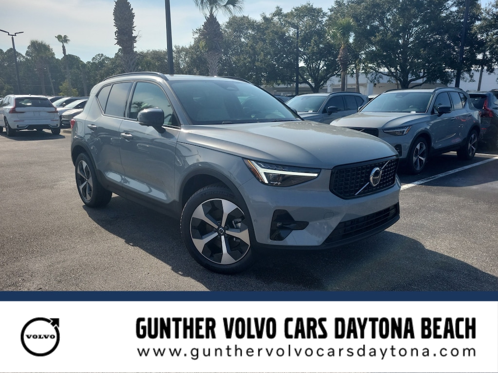 New 2026 Volvo XC40 B5 Plus SUV