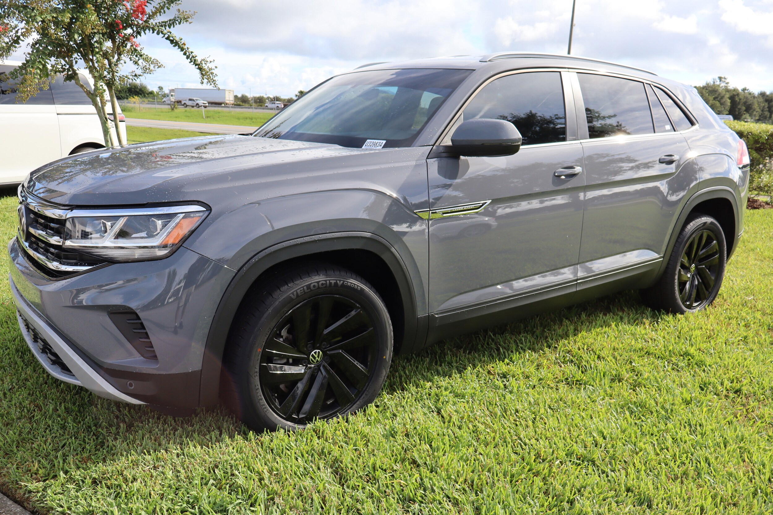 2021 Volkswagen Atlas Cross Sport V6 SE Technology photo 4