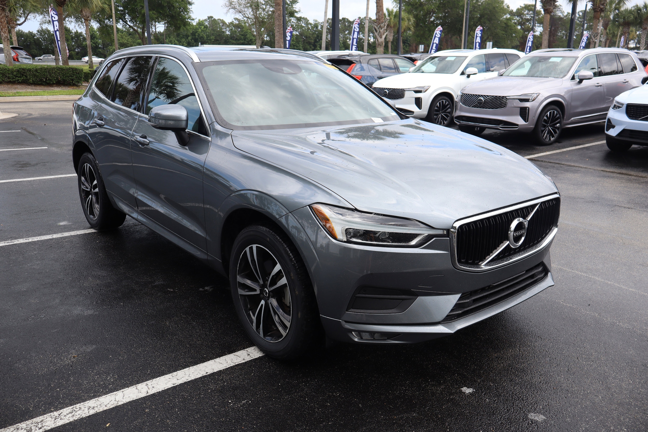 2021 Volvo XC60 T5 Momentum AWD's photo